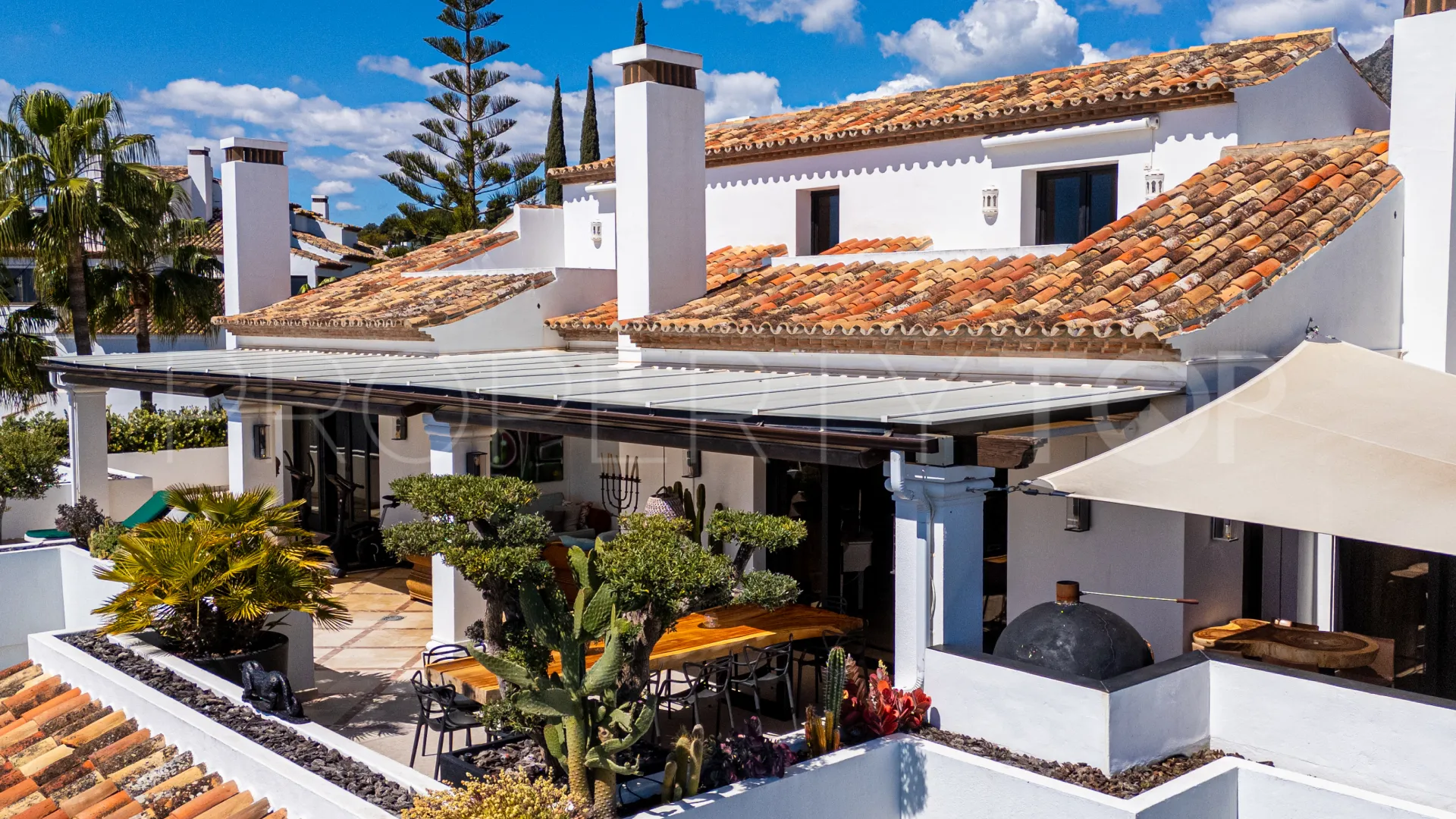For sale duplex penthouse in Marbella Golden Mile