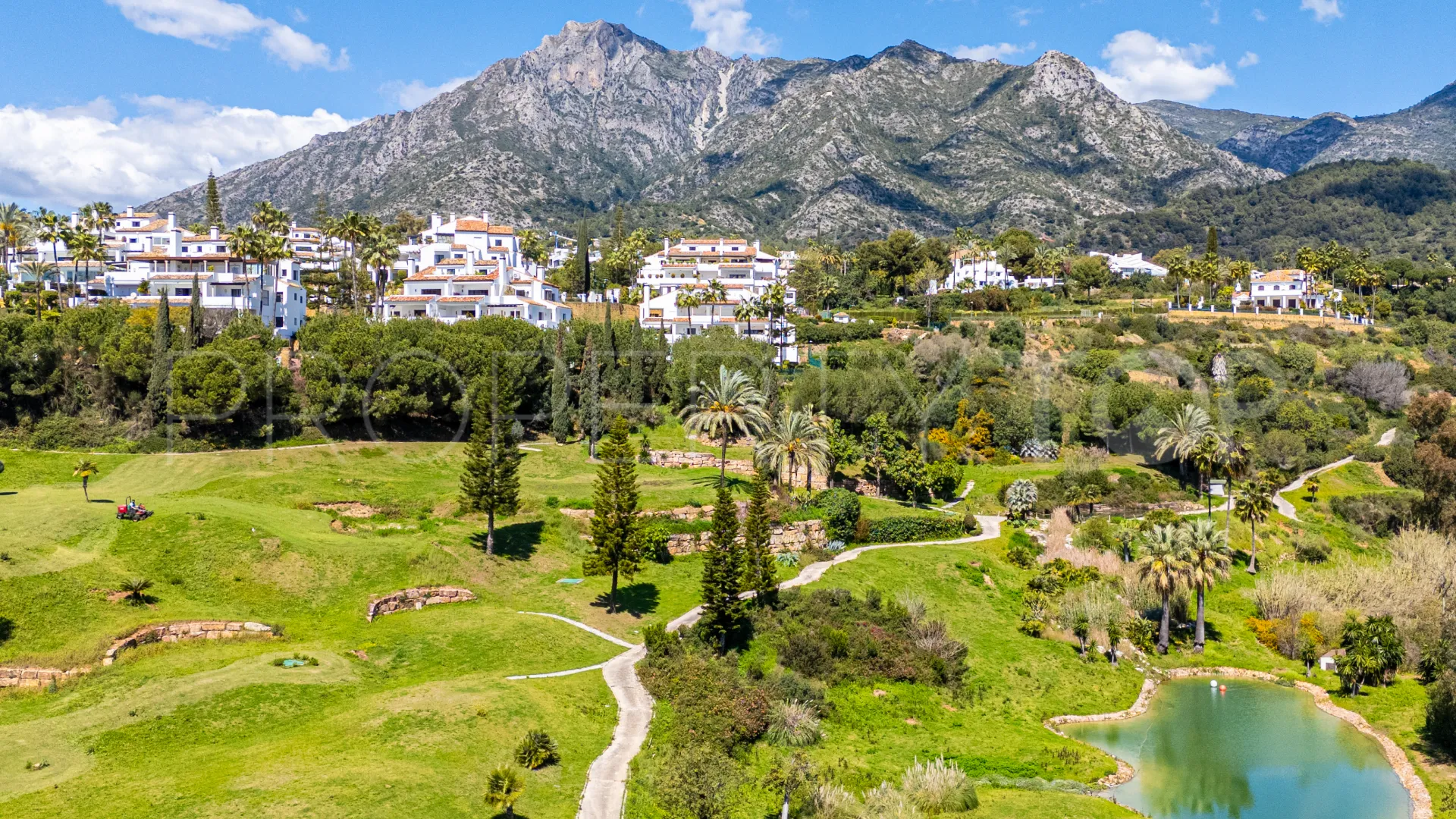 For sale duplex penthouse in Marbella Golden Mile