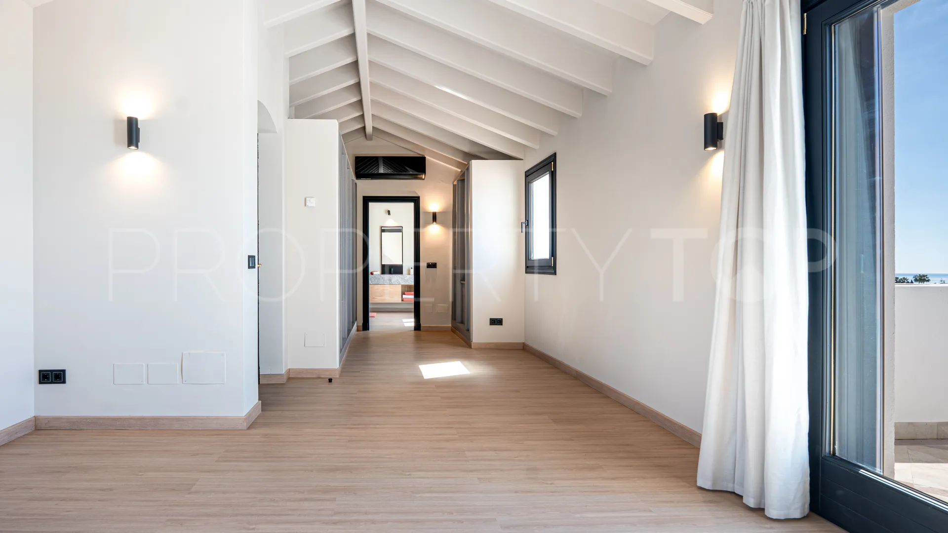 For sale duplex penthouse in Marbella Golden Mile