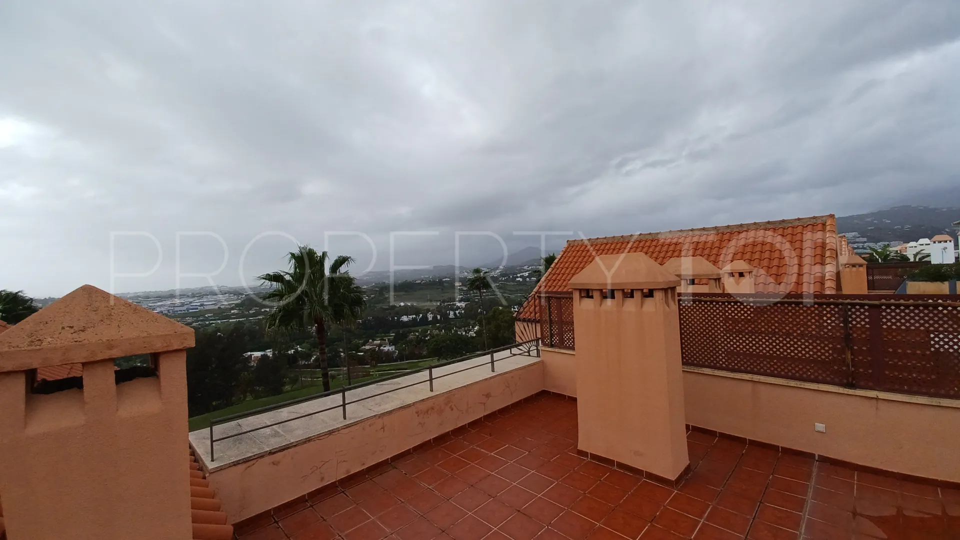 Magna Marbella, atico duplex en venta con 3 dormitorios