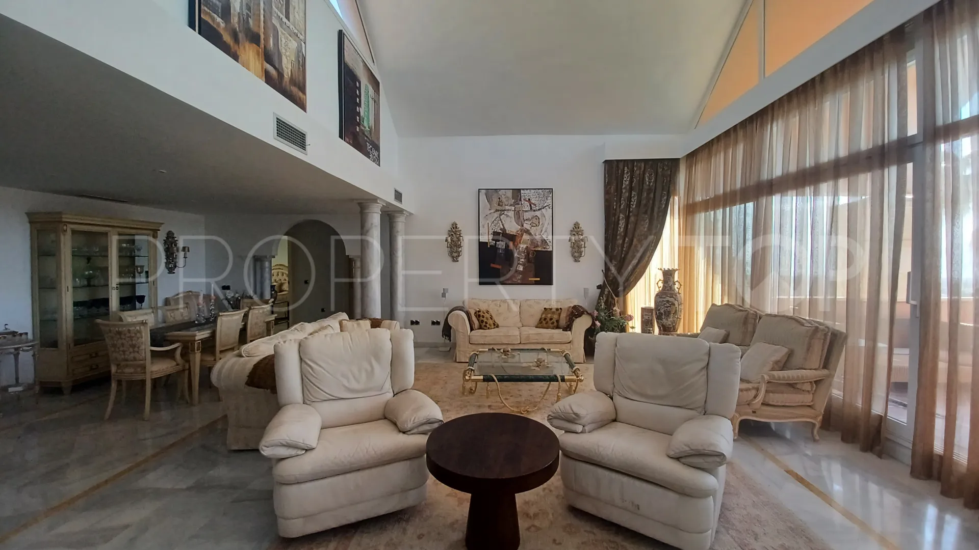 Magna Marbella, atico duplex en venta con 3 dormitorios