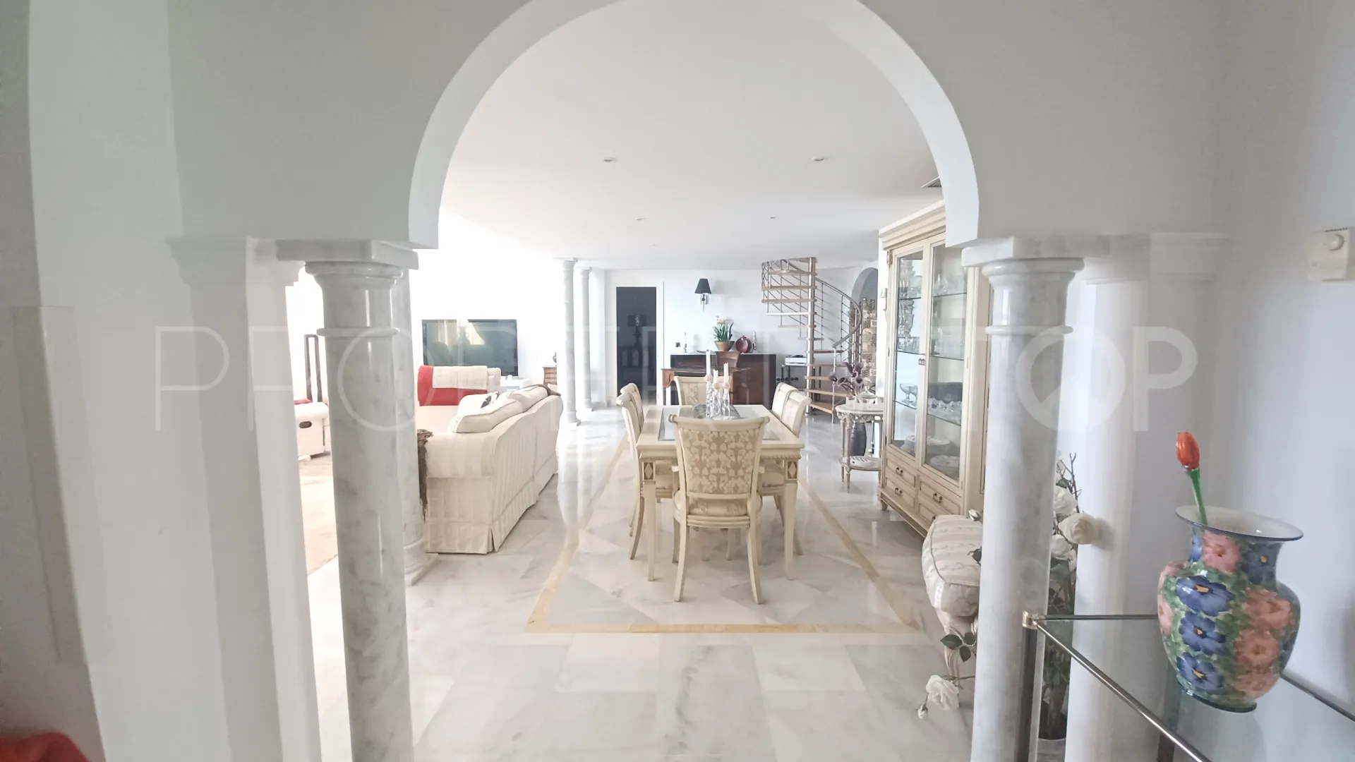 Magna Marbella, atico duplex en venta con 3 dormitorios