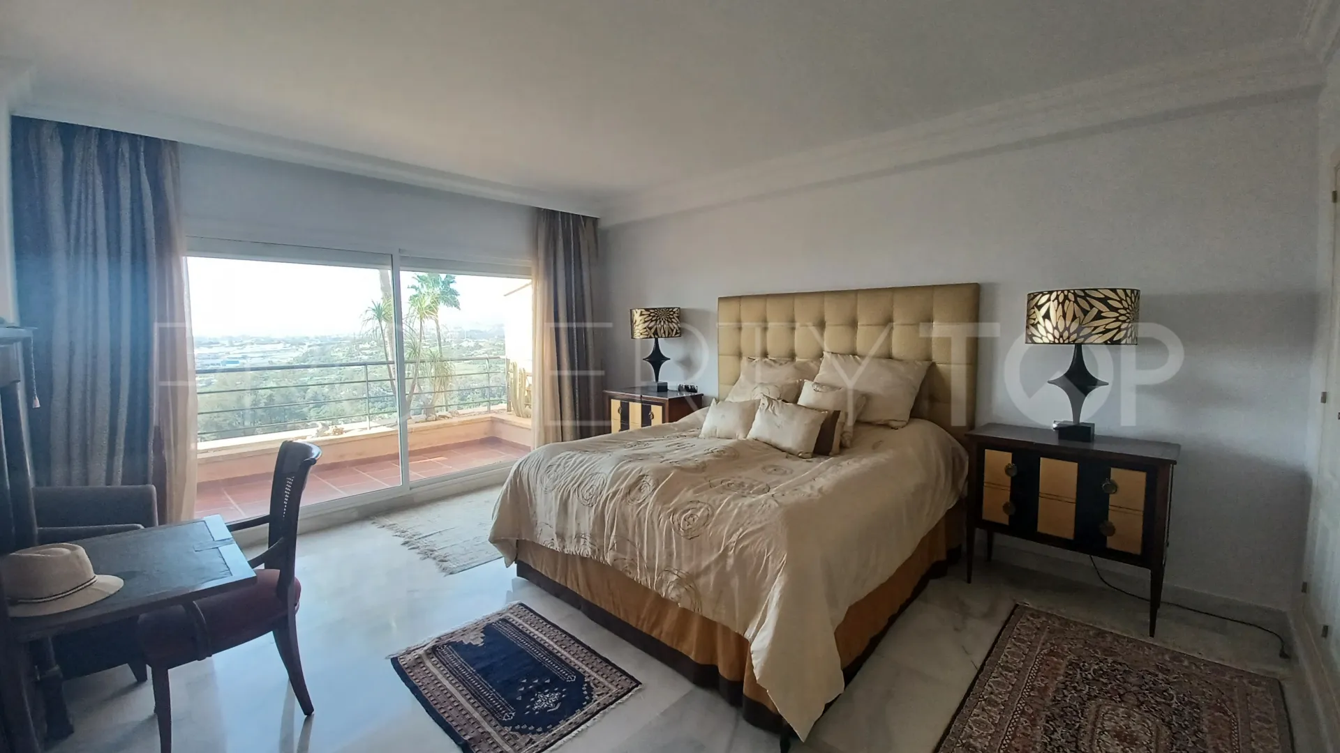 Magna Marbella, atico duplex en venta con 3 dormitorios