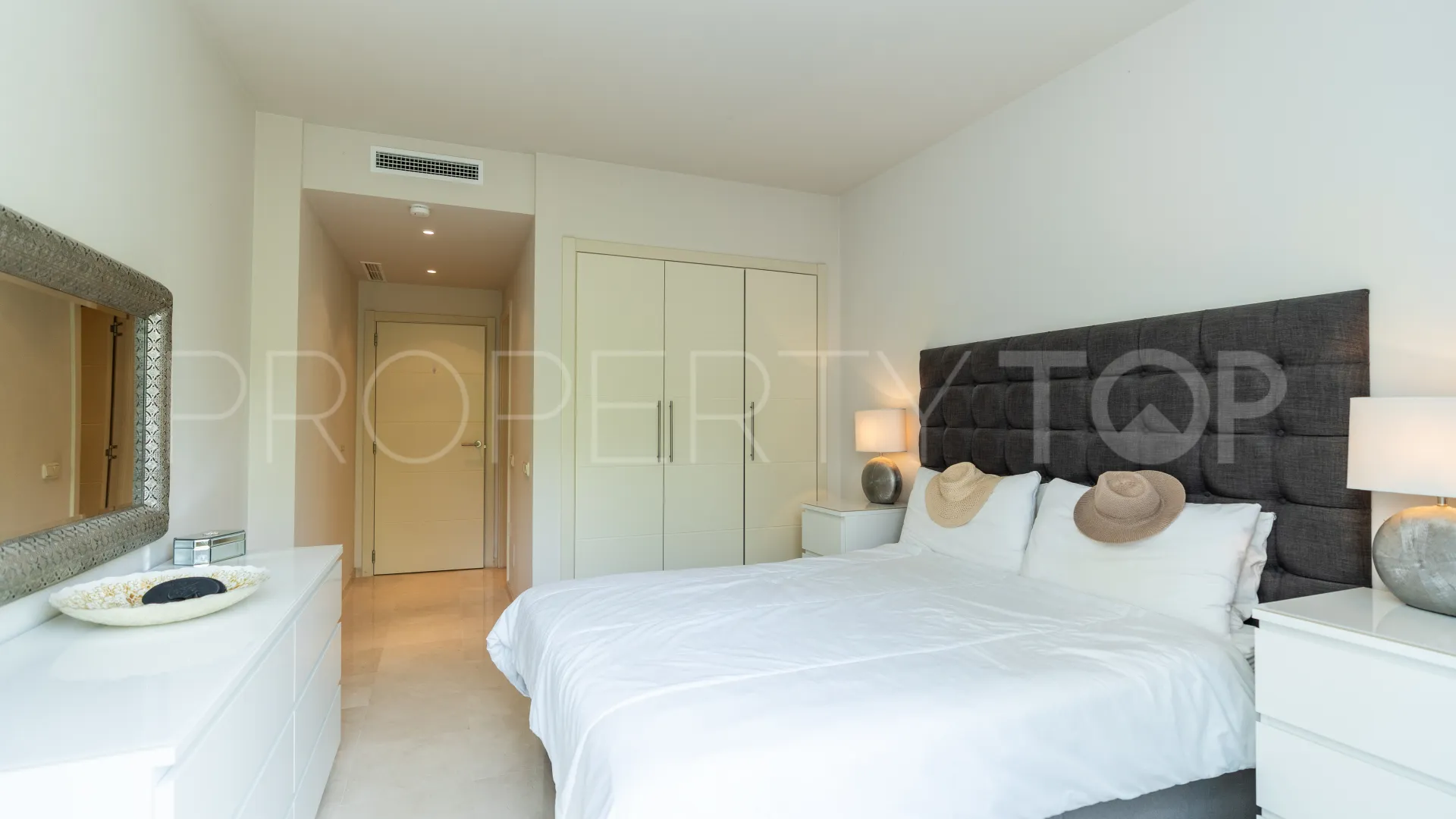 Alcazaba Lagoon, apartamento planta baja en venta