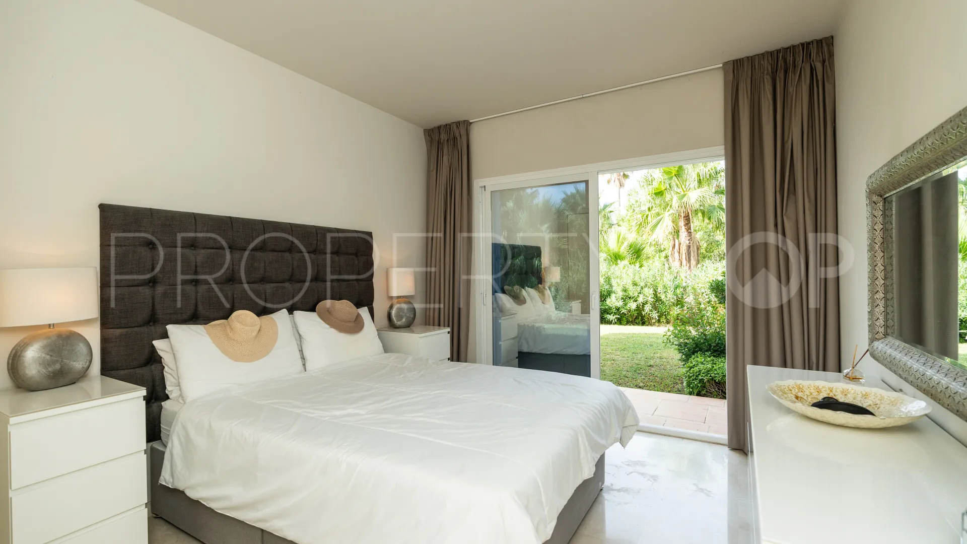 Alcazaba Lagoon, apartamento planta baja en venta