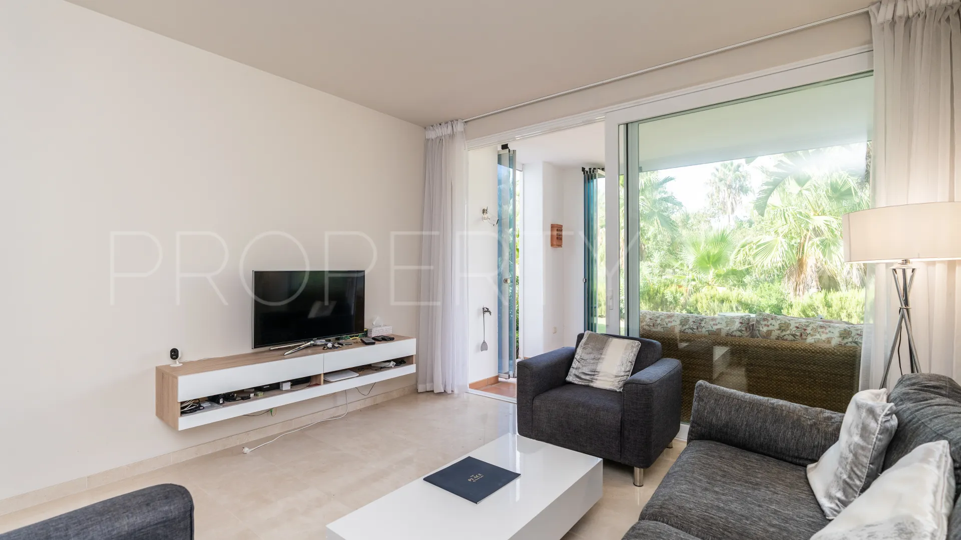 Alcazaba Lagoon, apartamento planta baja en venta
