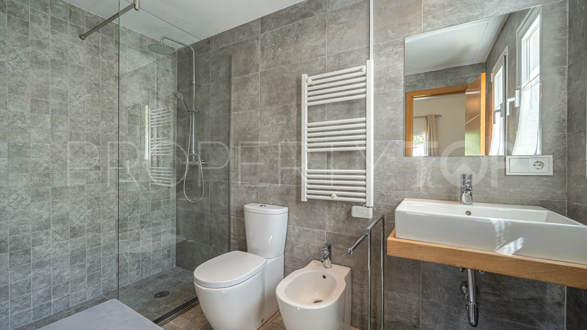 For sale villa in Nueva Andalucia
