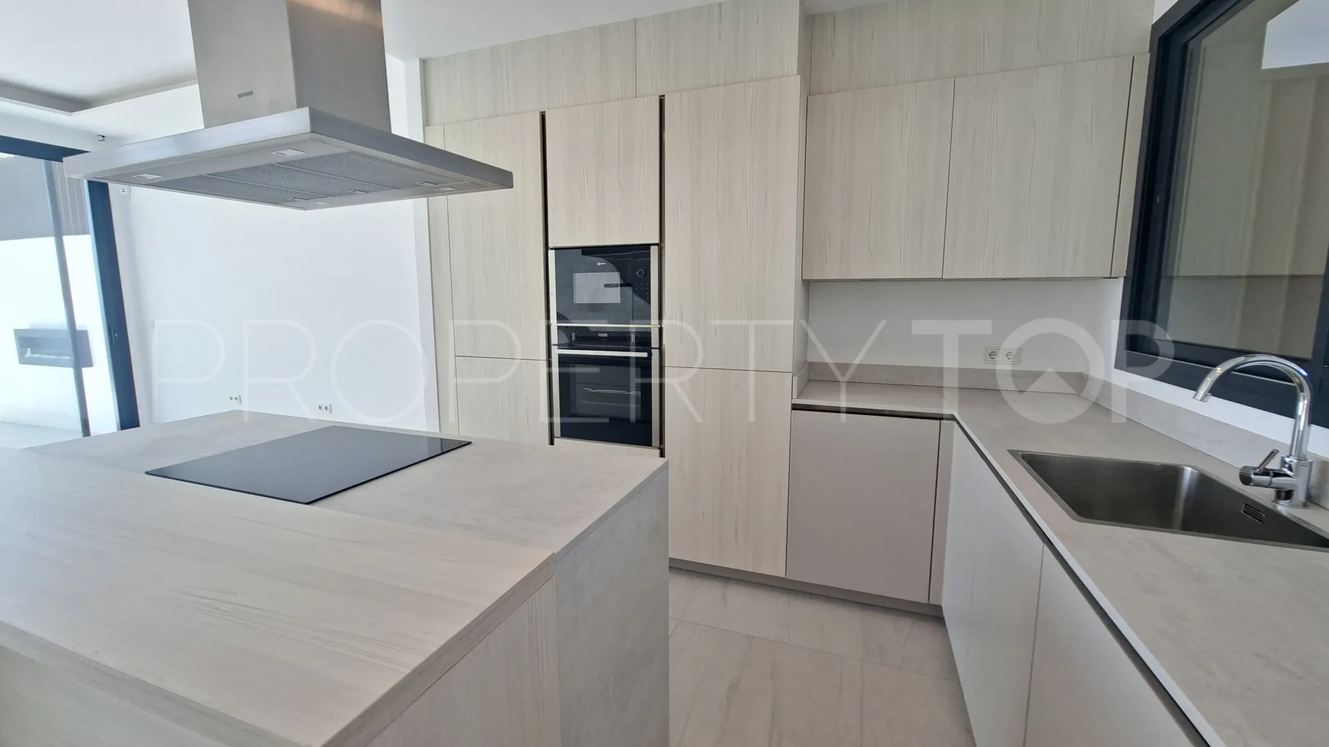 For sale Rio Real town house