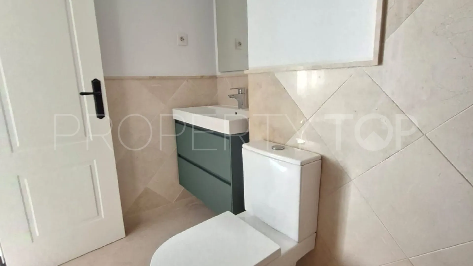 Apartamento en venta en Aloha