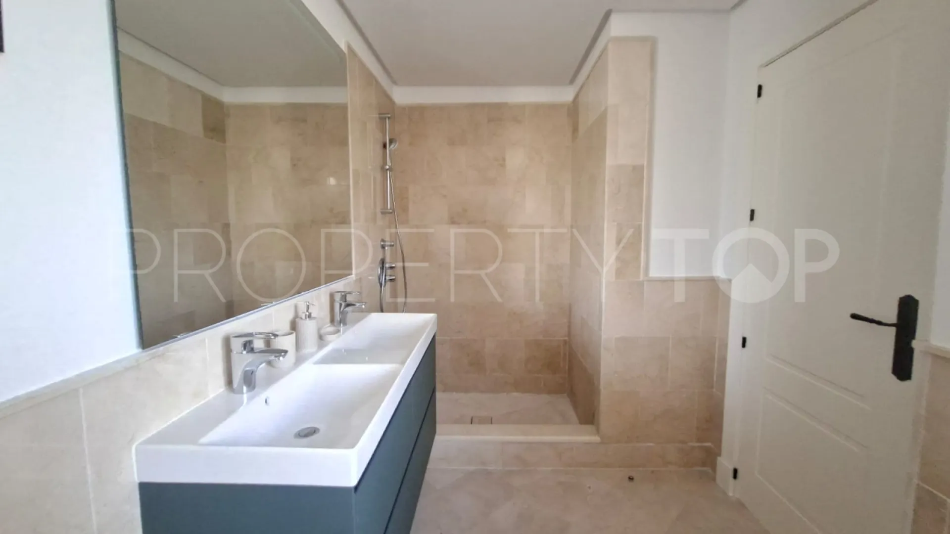 Apartamento en venta en Aloha