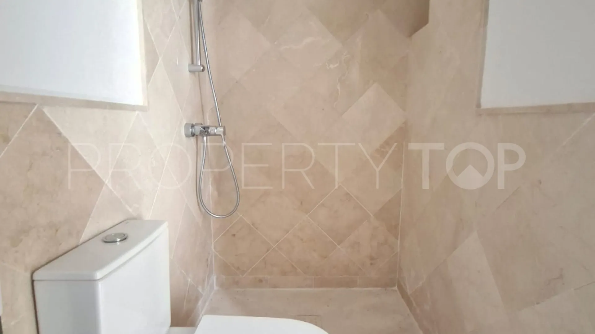 Apartamento en venta en Aloha
