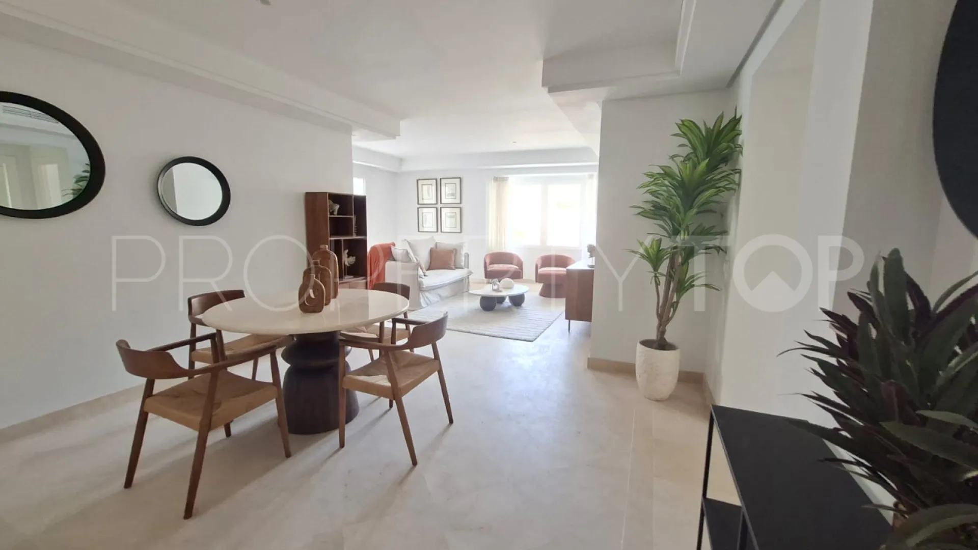 Apartamento en venta en Aloha