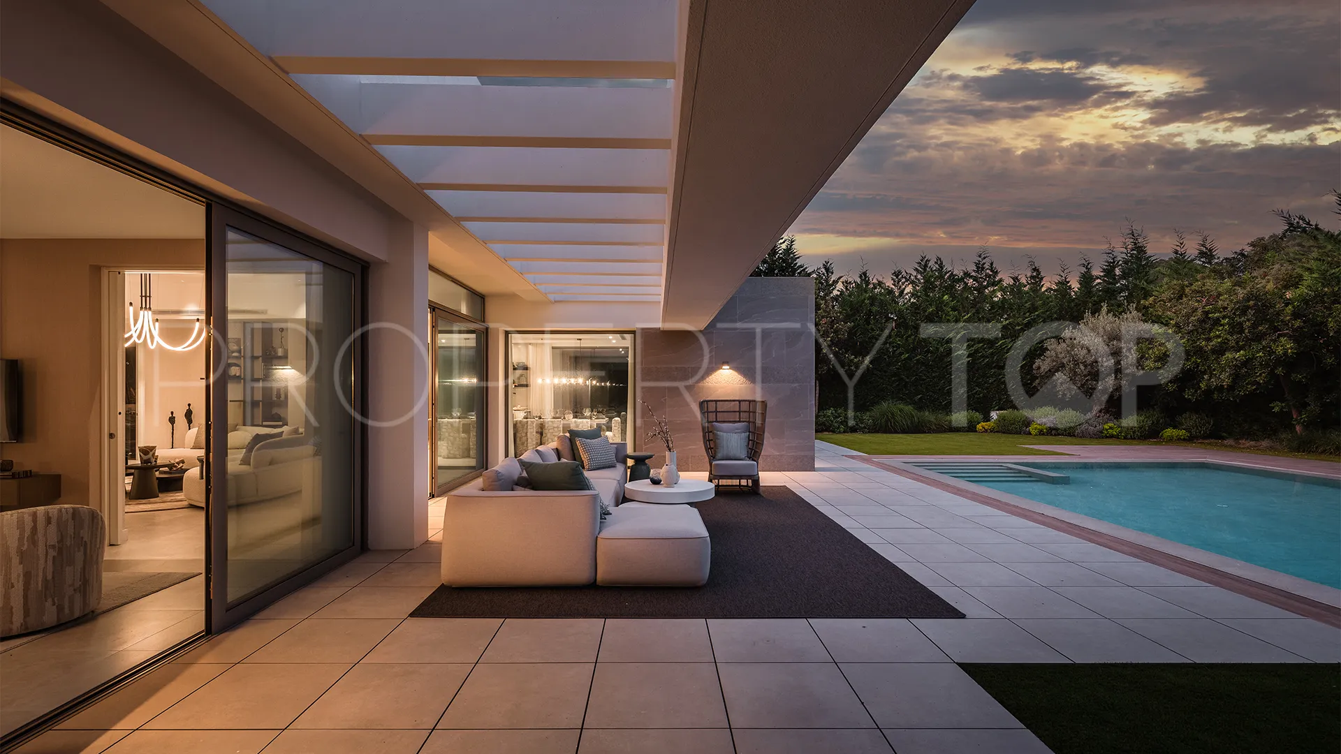 Se vende villa en El Paraiso con 5 dormitorios