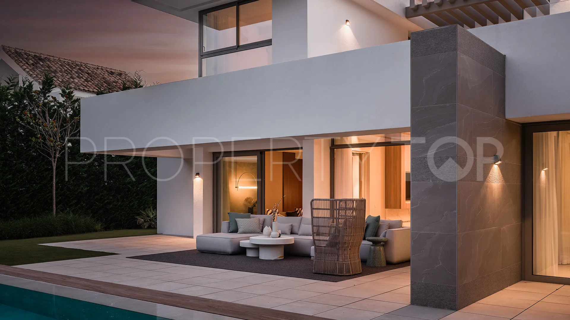 Se vende villa en El Paraiso con 5 dormitorios