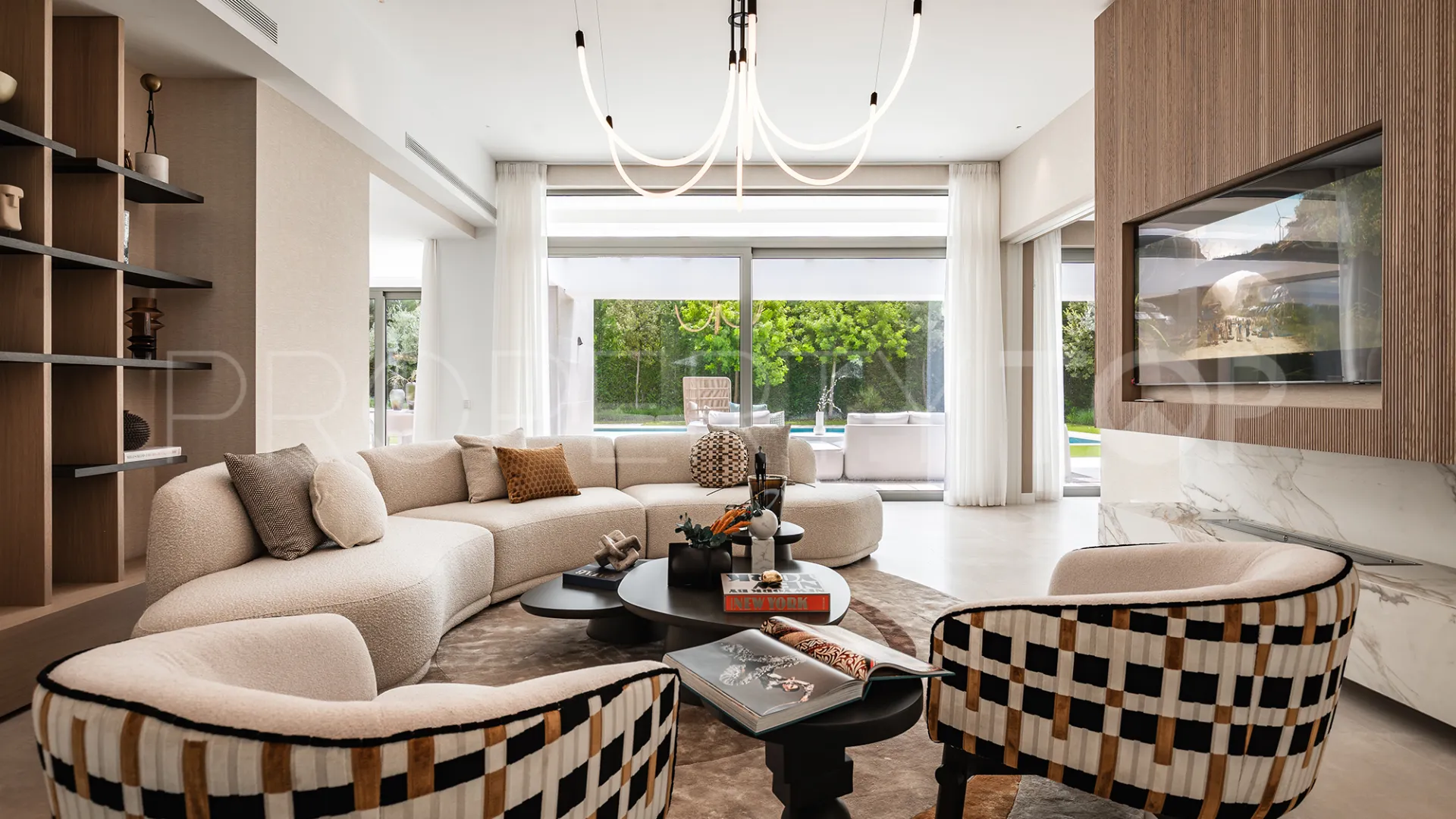 Se vende villa en El Paraiso con 5 dormitorios