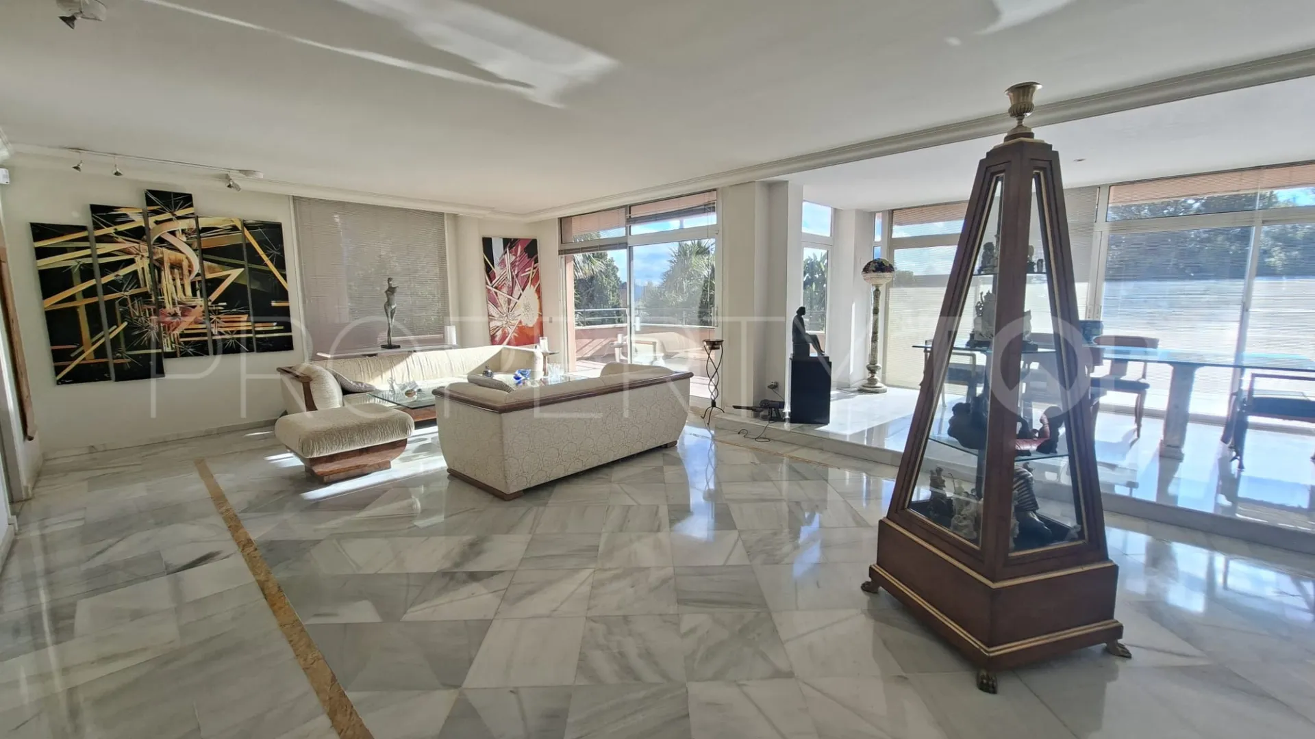 5 bedrooms apartment for sale in Magna Marbella
