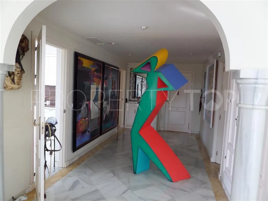 5 bedrooms apartment for sale in Magna Marbella