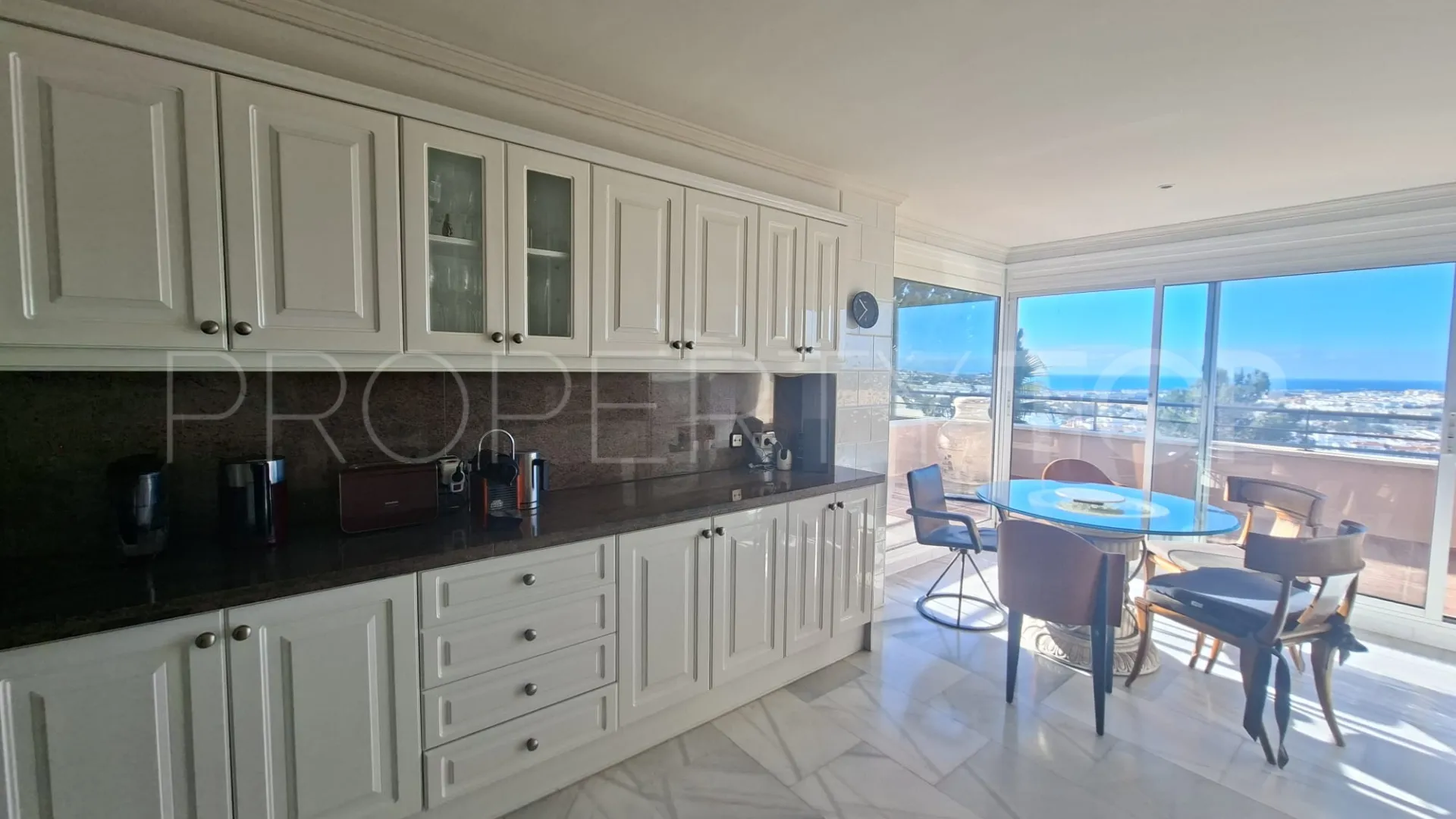 5 bedrooms apartment for sale in Magna Marbella