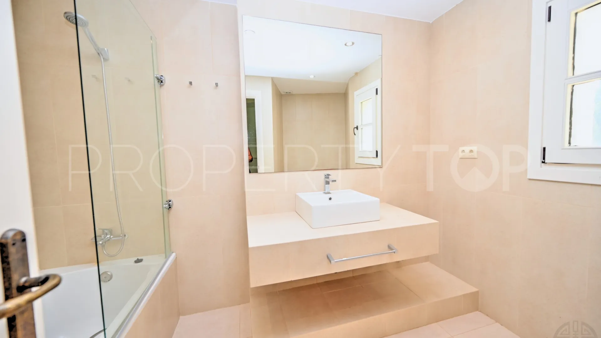 Villa with 6 bedrooms for sale in Sotogrande