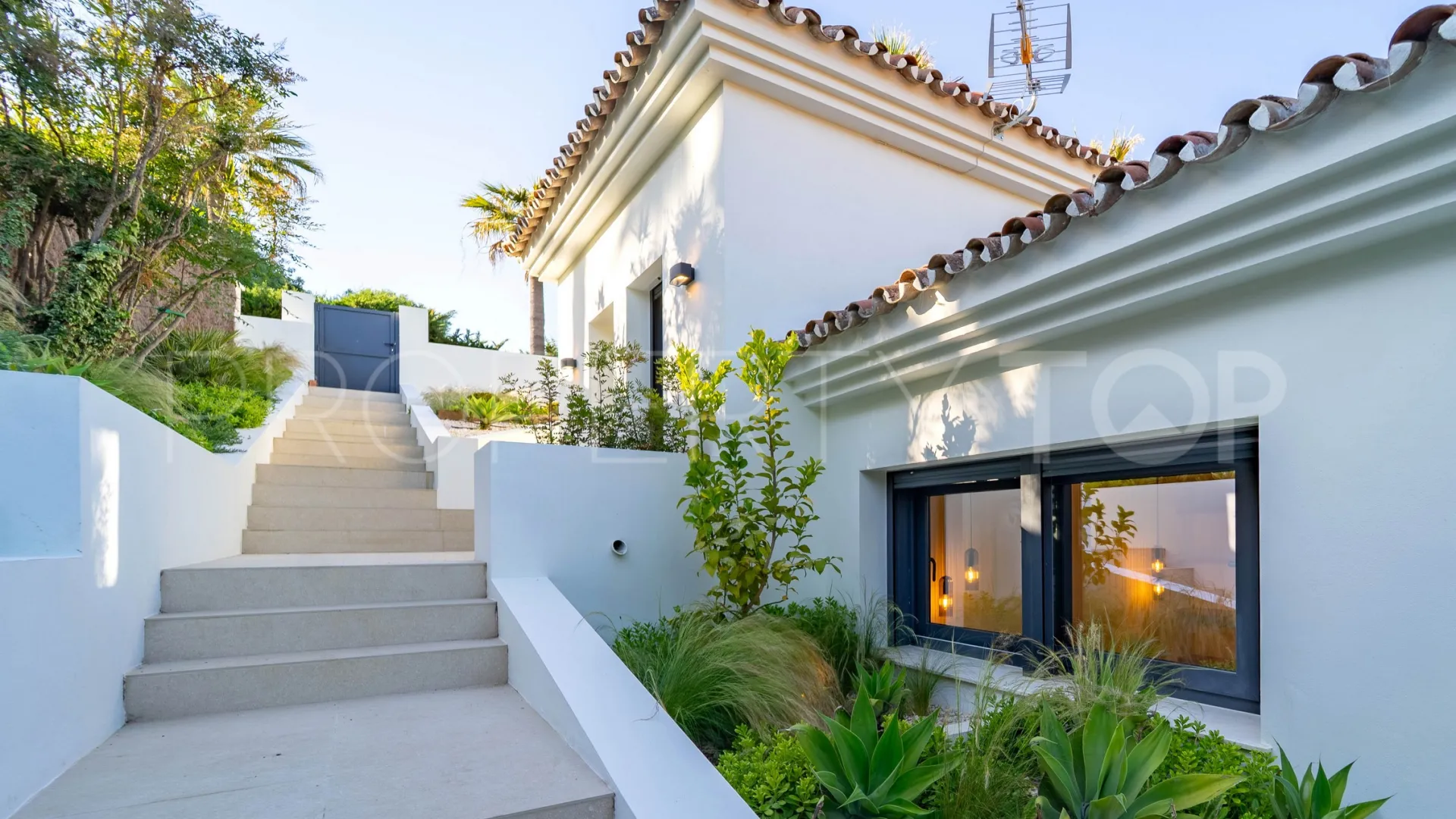 Zona B, villa de 5 dormitorios a la venta