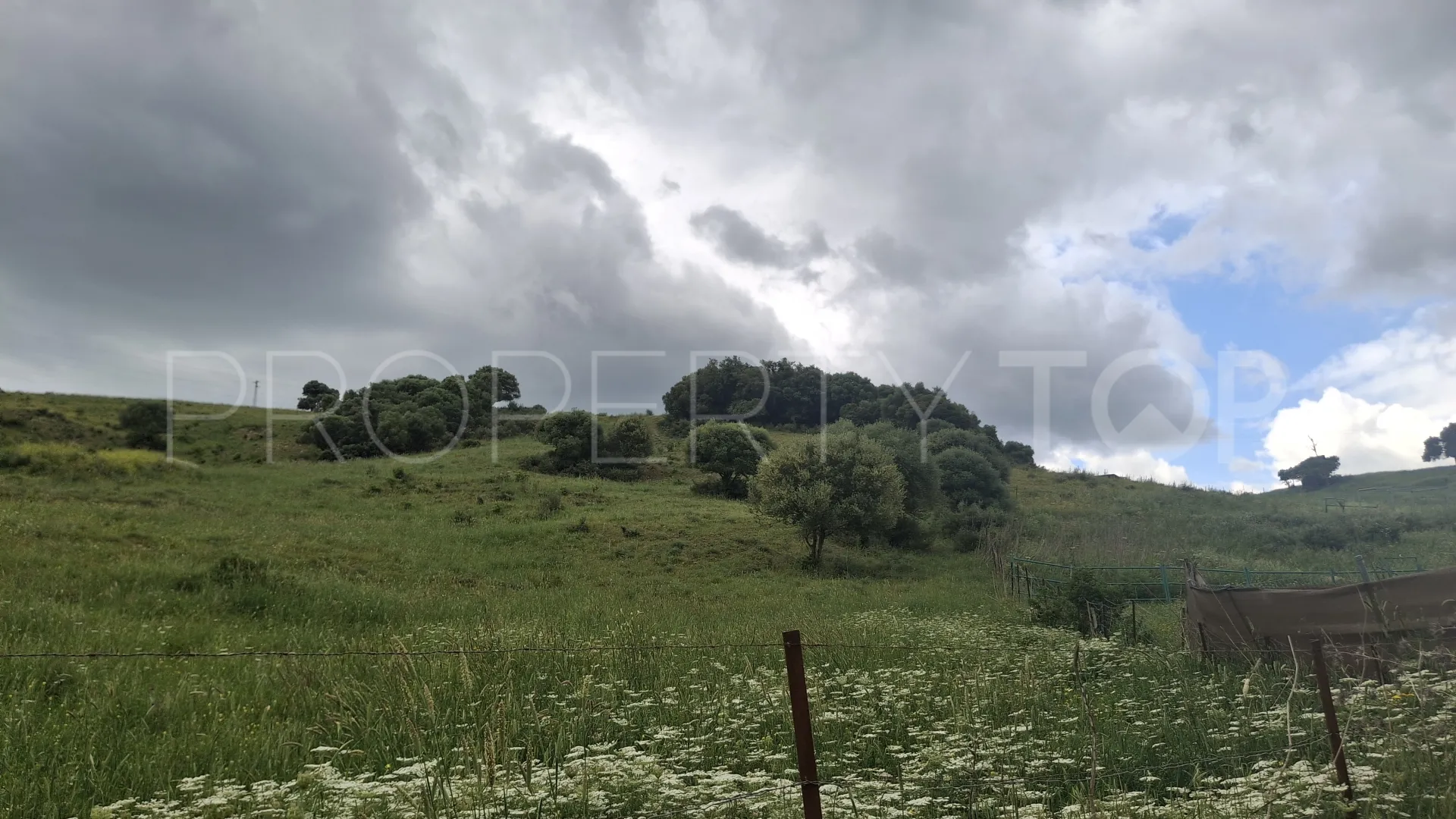 For sale plot in Secadero