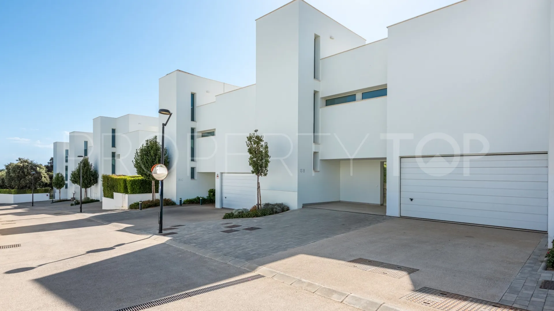 For sale town house with 4 bedrooms in La Finca