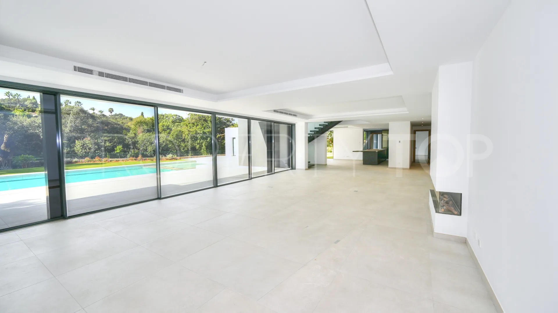 Buy 7 bedrooms villa in Zona C