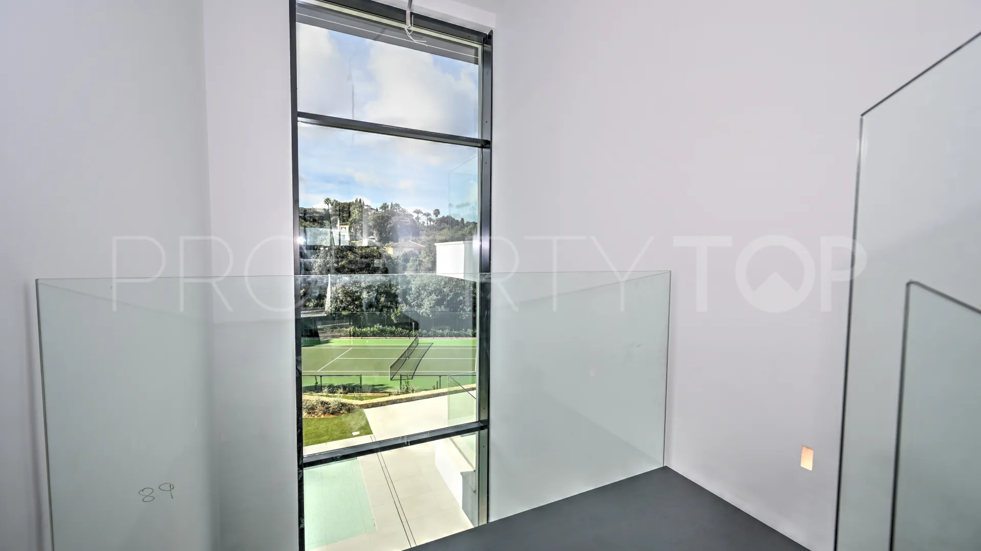 Buy 7 bedrooms villa in Zona C