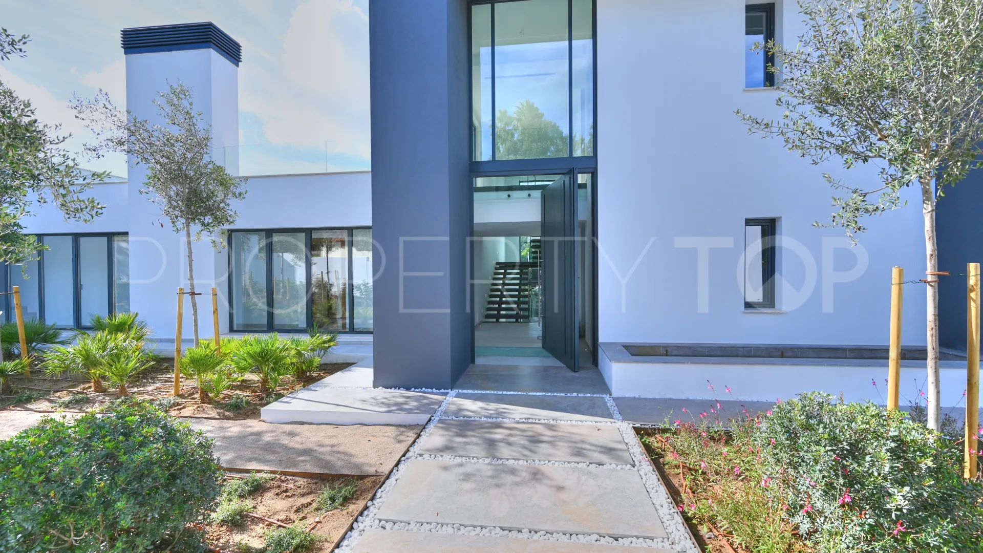 Buy 7 bedrooms villa in Zona C