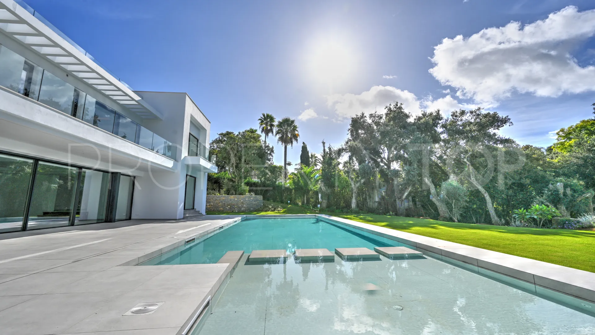 Buy 7 bedrooms villa in Zona C