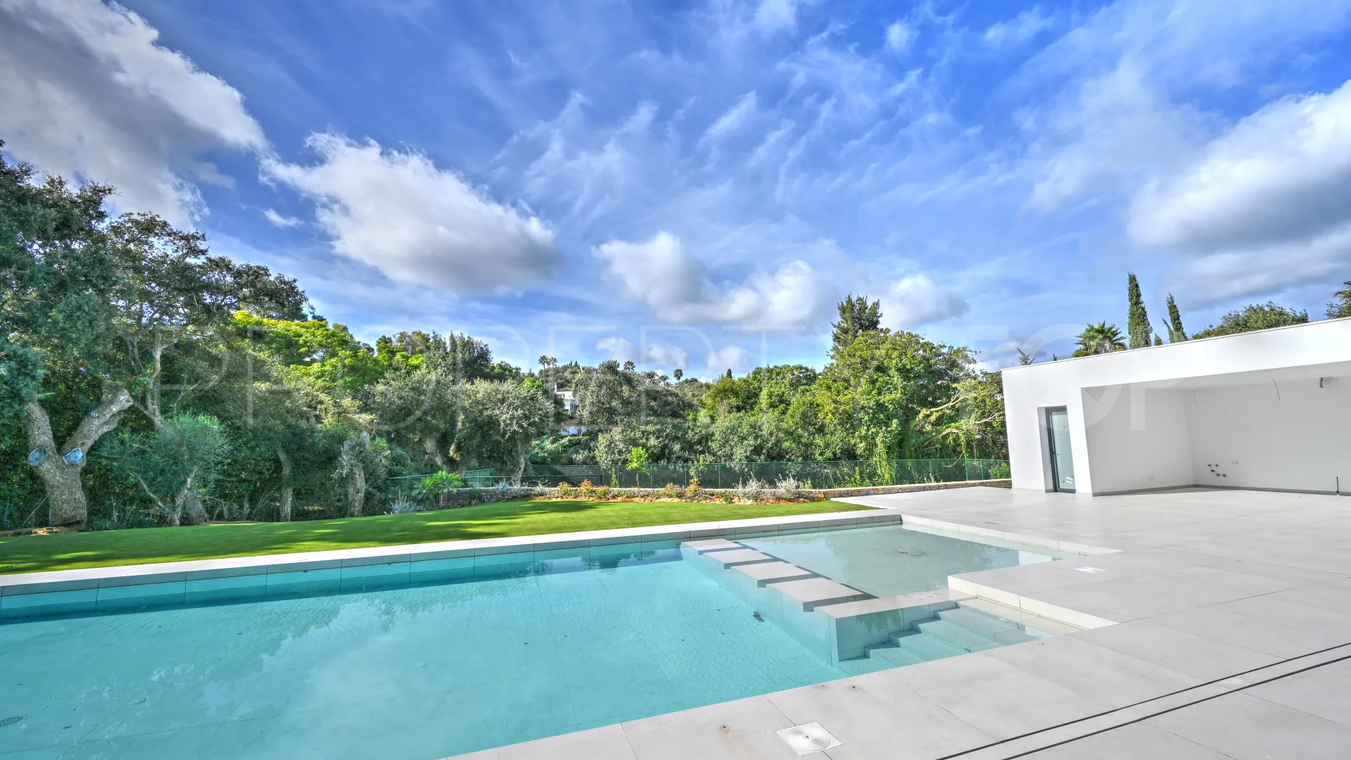 Buy 7 bedrooms villa in Zona C