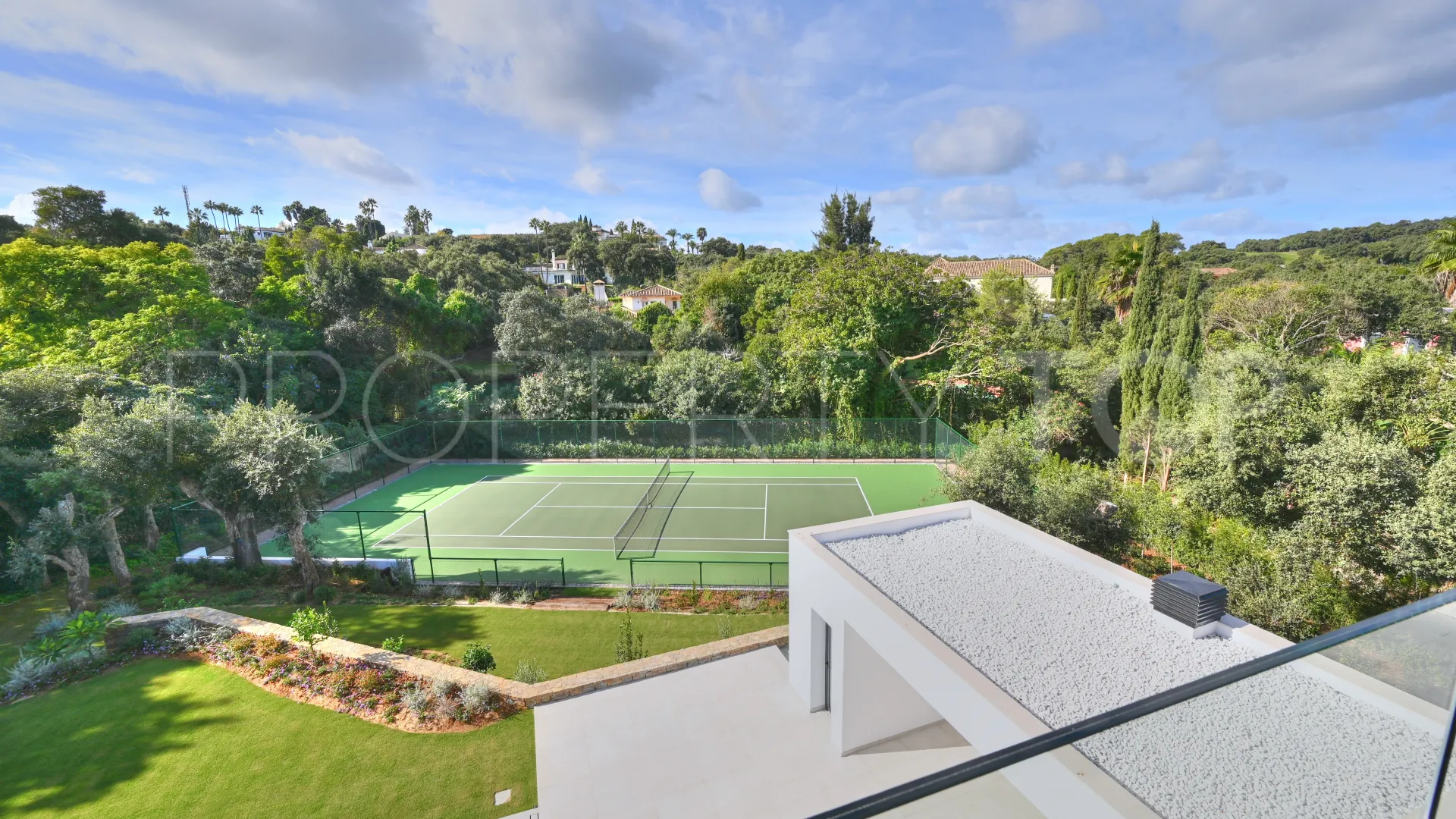 Buy 7 bedrooms villa in Zona C