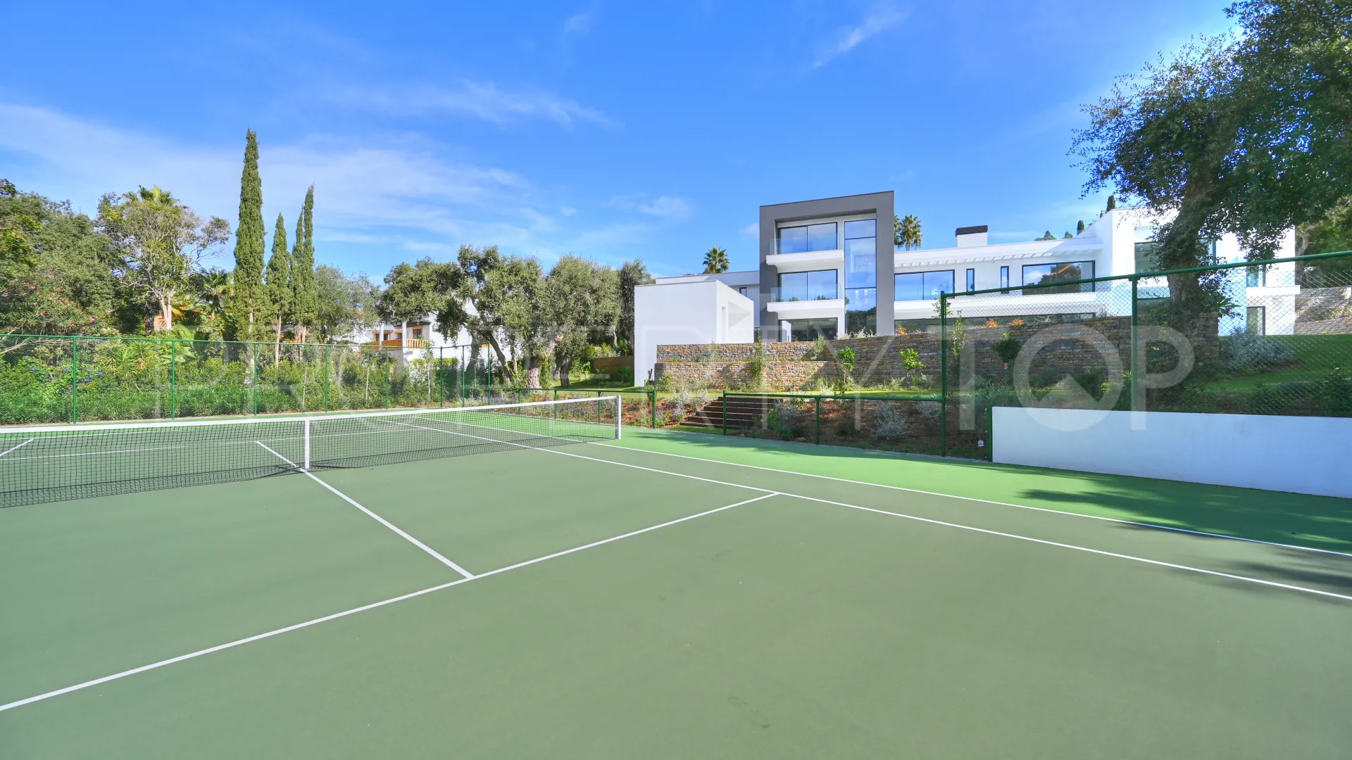 Buy 7 bedrooms villa in Zona C