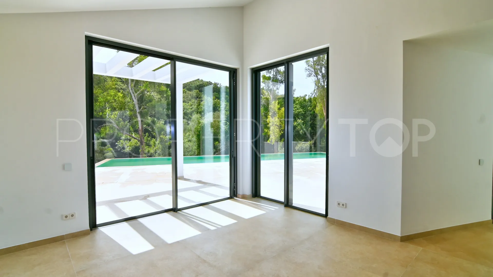 Buy 5 bedrooms villa in Sotogrande Alto