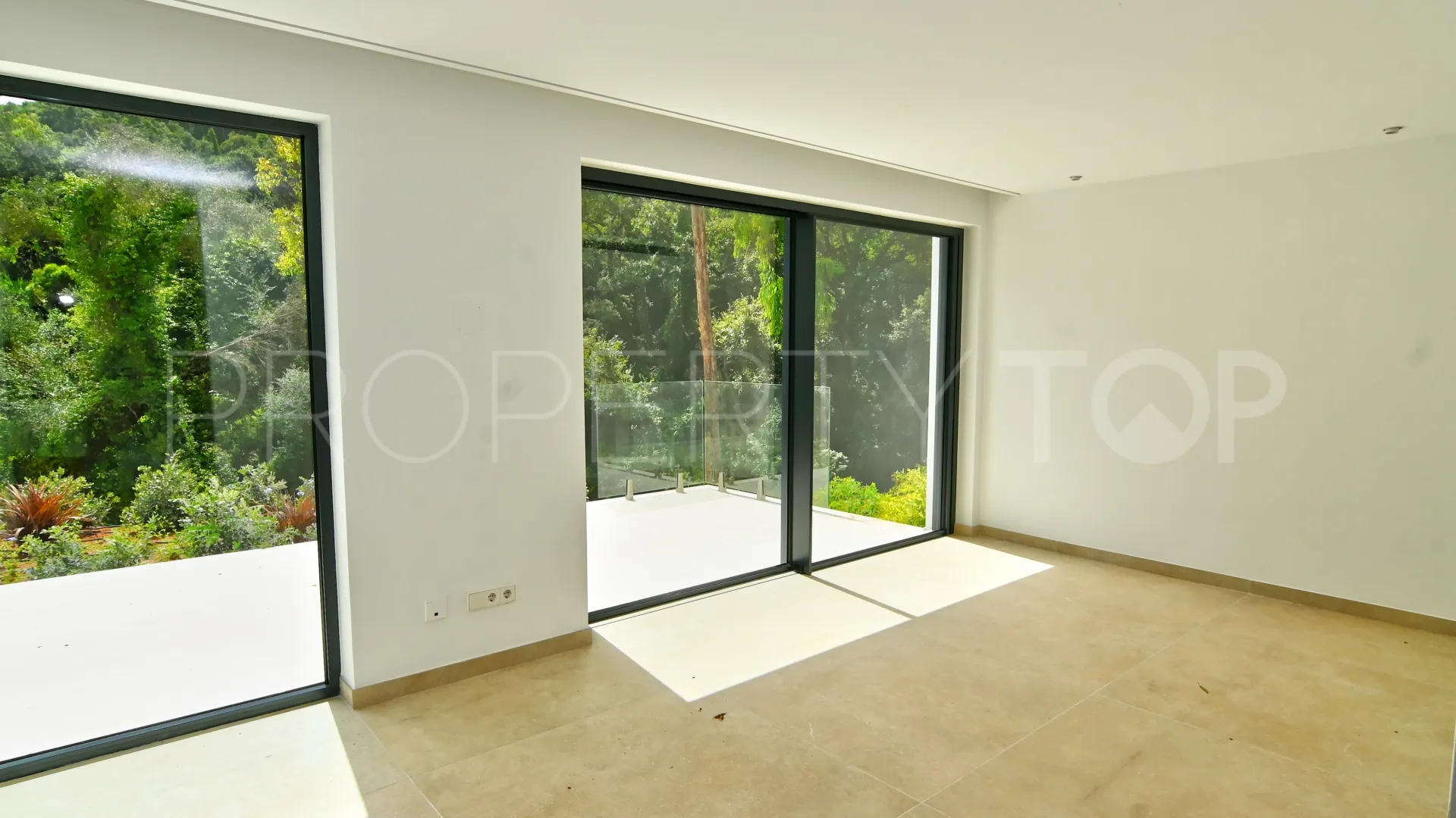 Buy 5 bedrooms villa in Sotogrande Alto