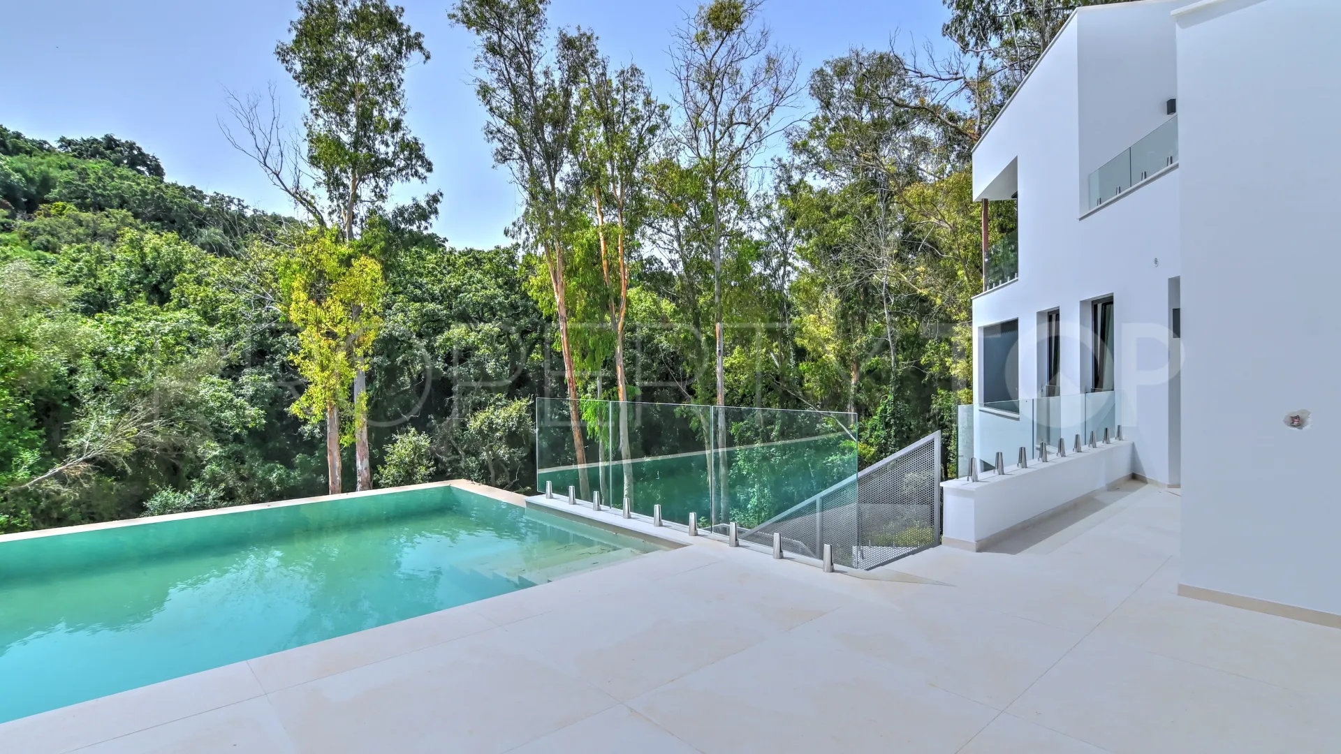 Buy 5 bedrooms villa in Sotogrande Alto