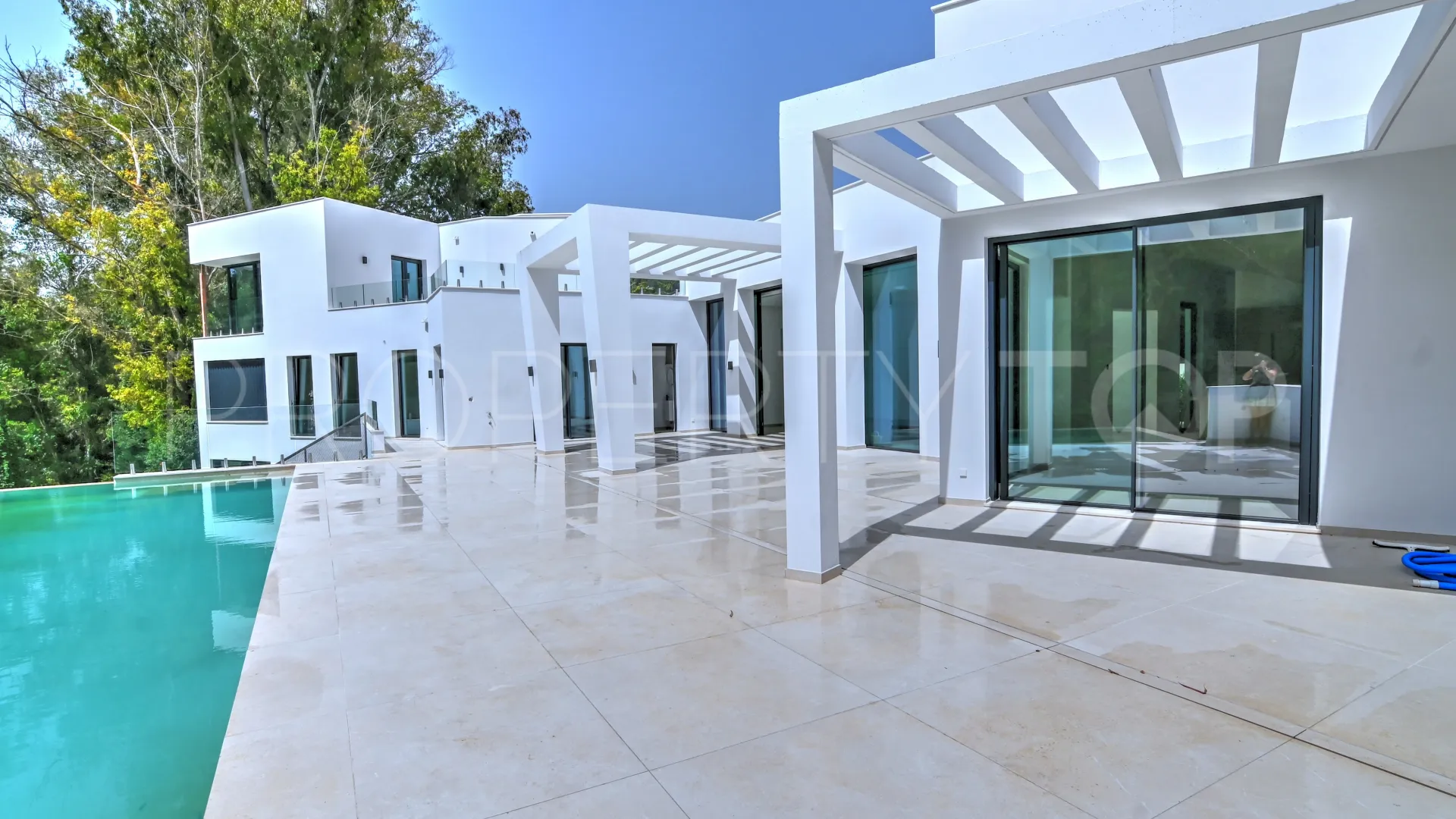 Buy 5 bedrooms villa in Sotogrande Alto