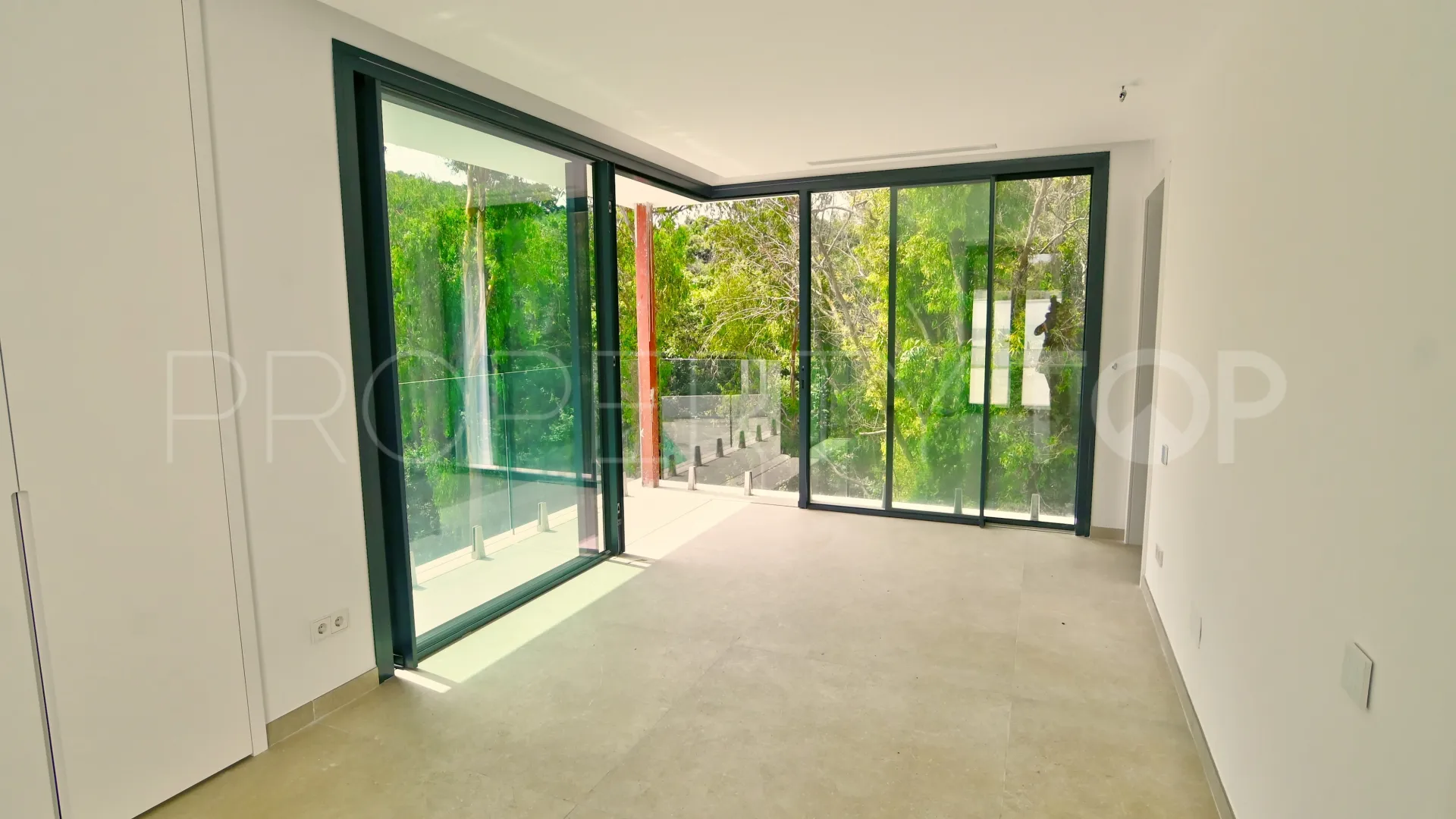 Buy 5 bedrooms villa in Sotogrande Alto