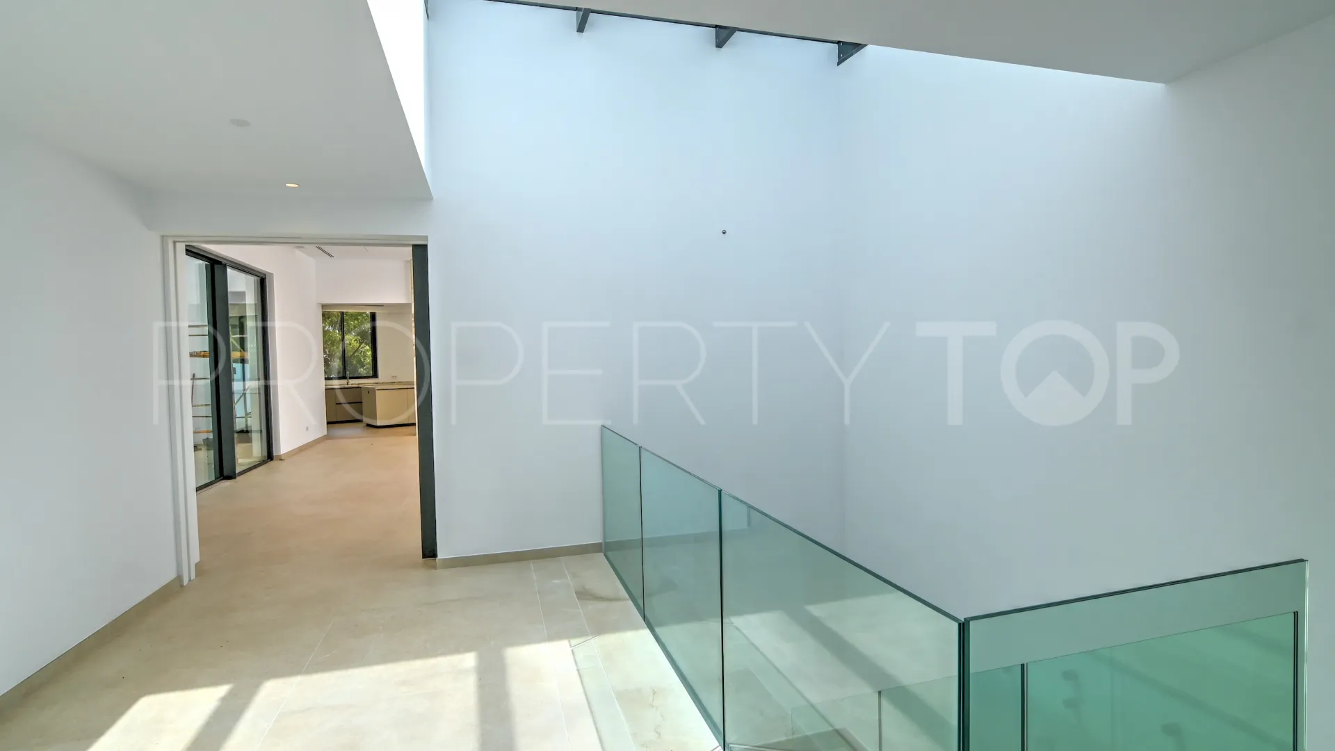 Buy 5 bedrooms villa in Sotogrande Alto