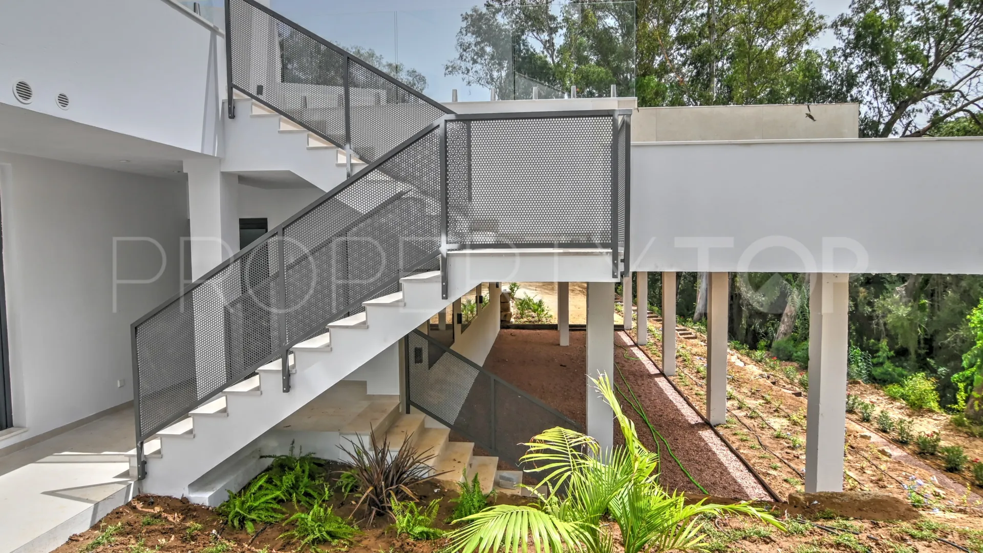 Buy 5 bedrooms villa in Sotogrande Alto