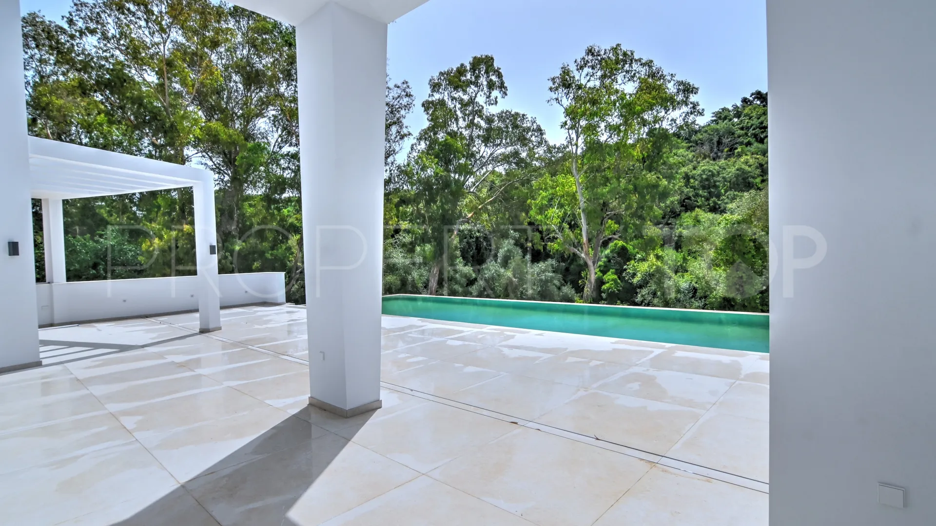 Buy 5 bedrooms villa in Sotogrande Alto