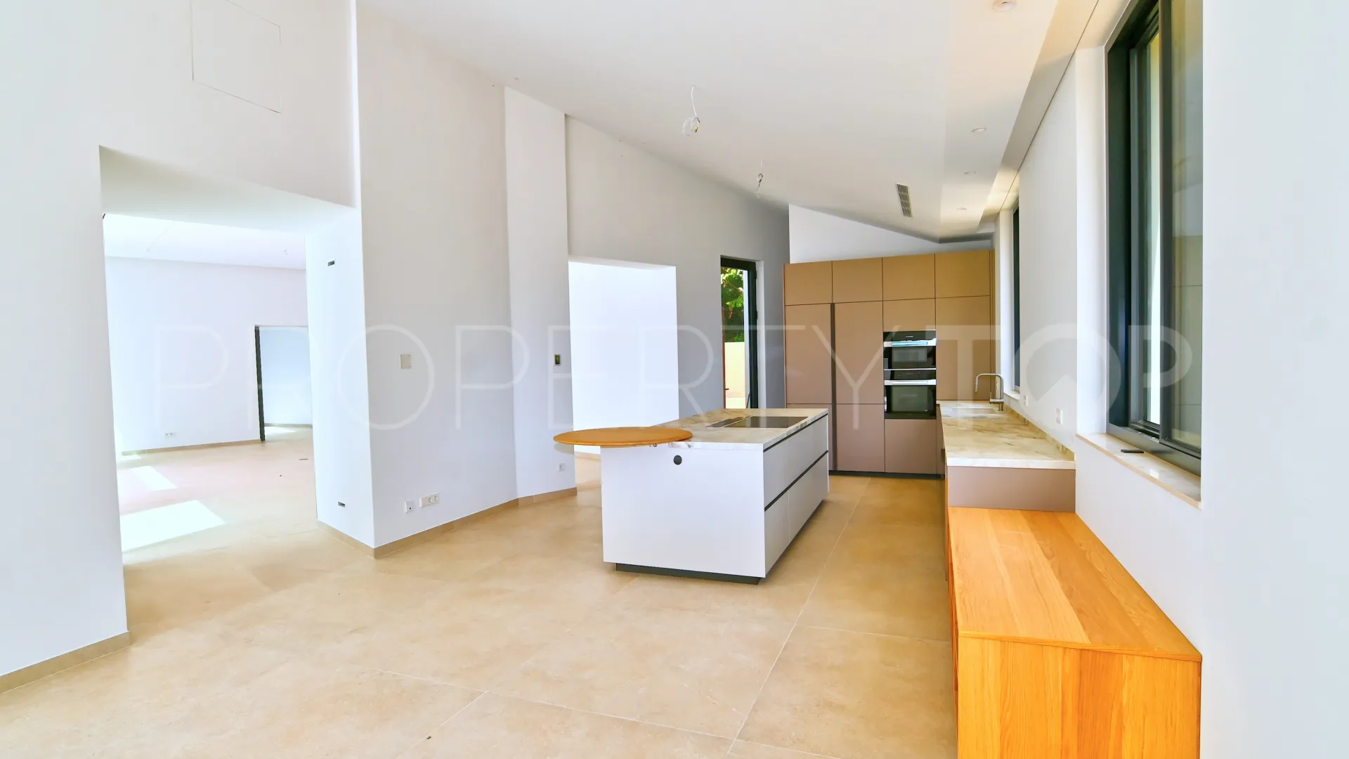 Buy 5 bedrooms villa in Sotogrande Alto