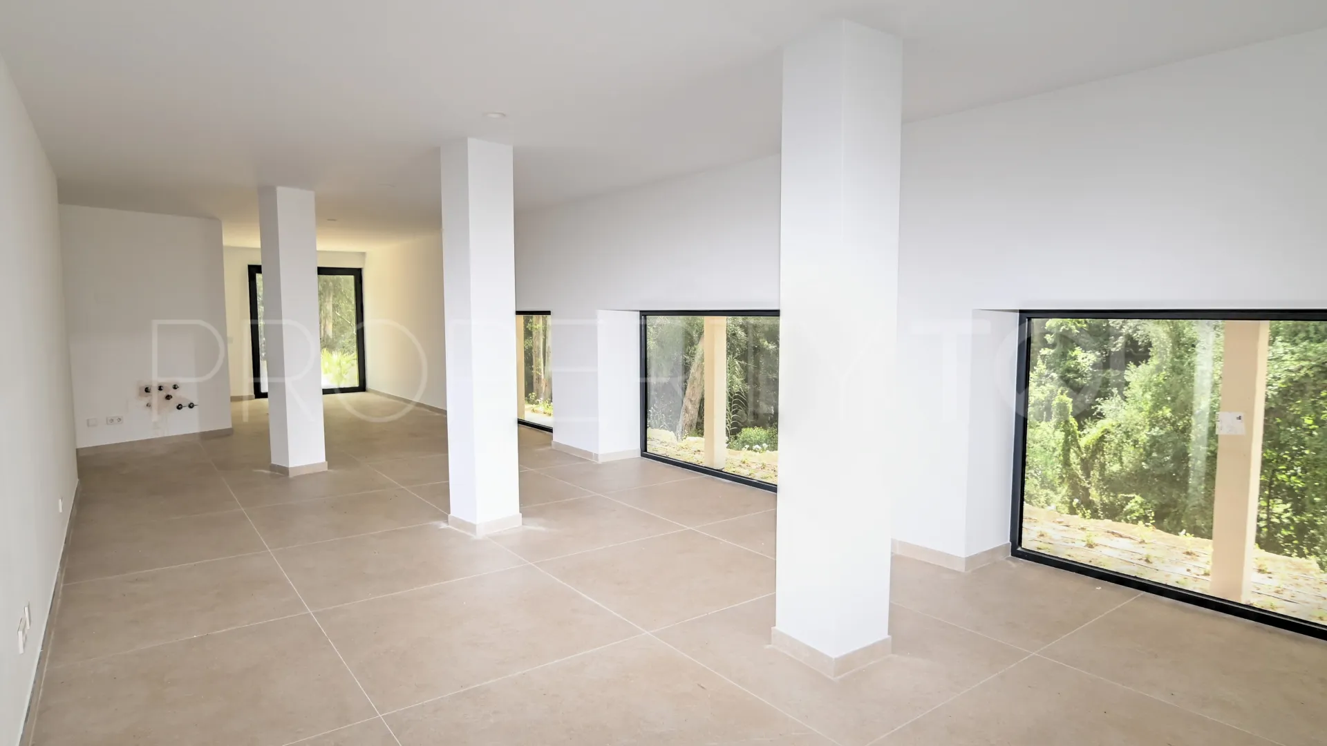 Buy 5 bedrooms villa in Sotogrande Alto