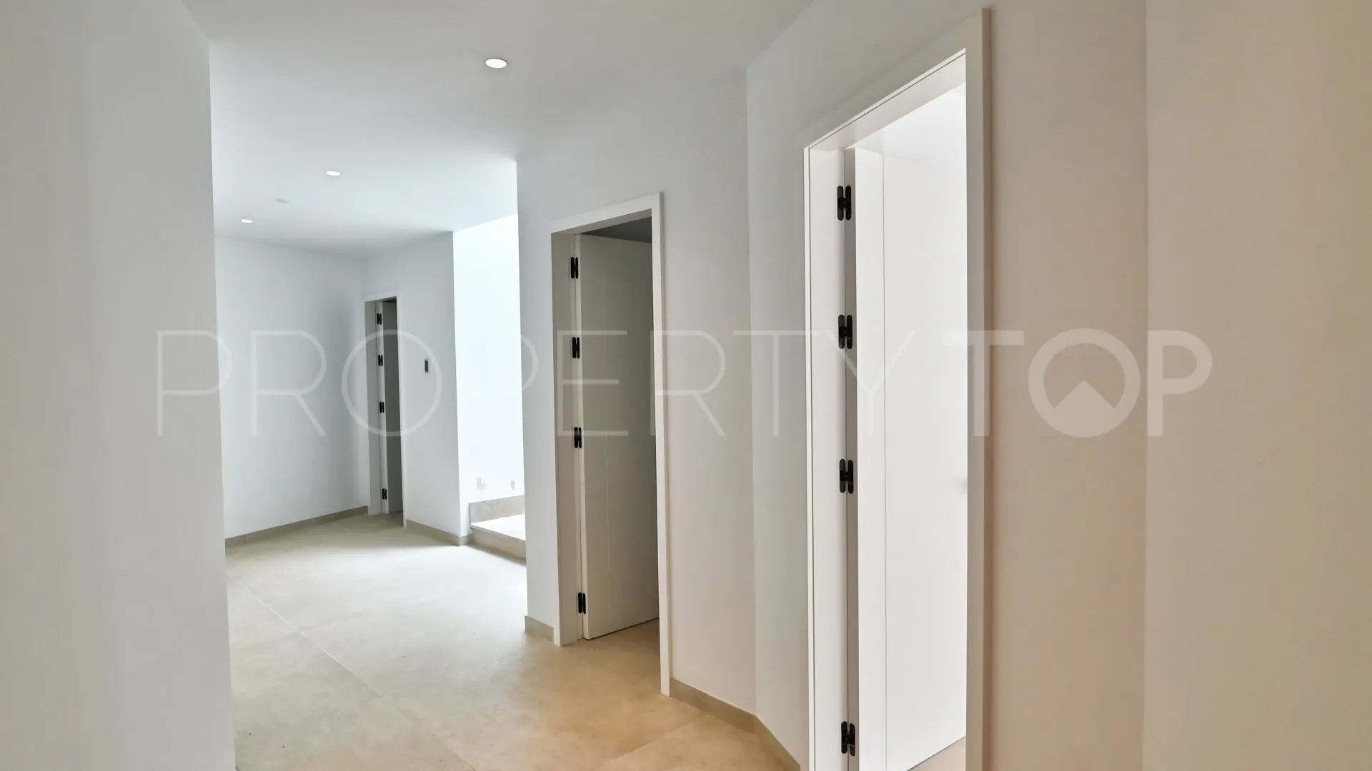 Buy 5 bedrooms villa in Sotogrande Alto