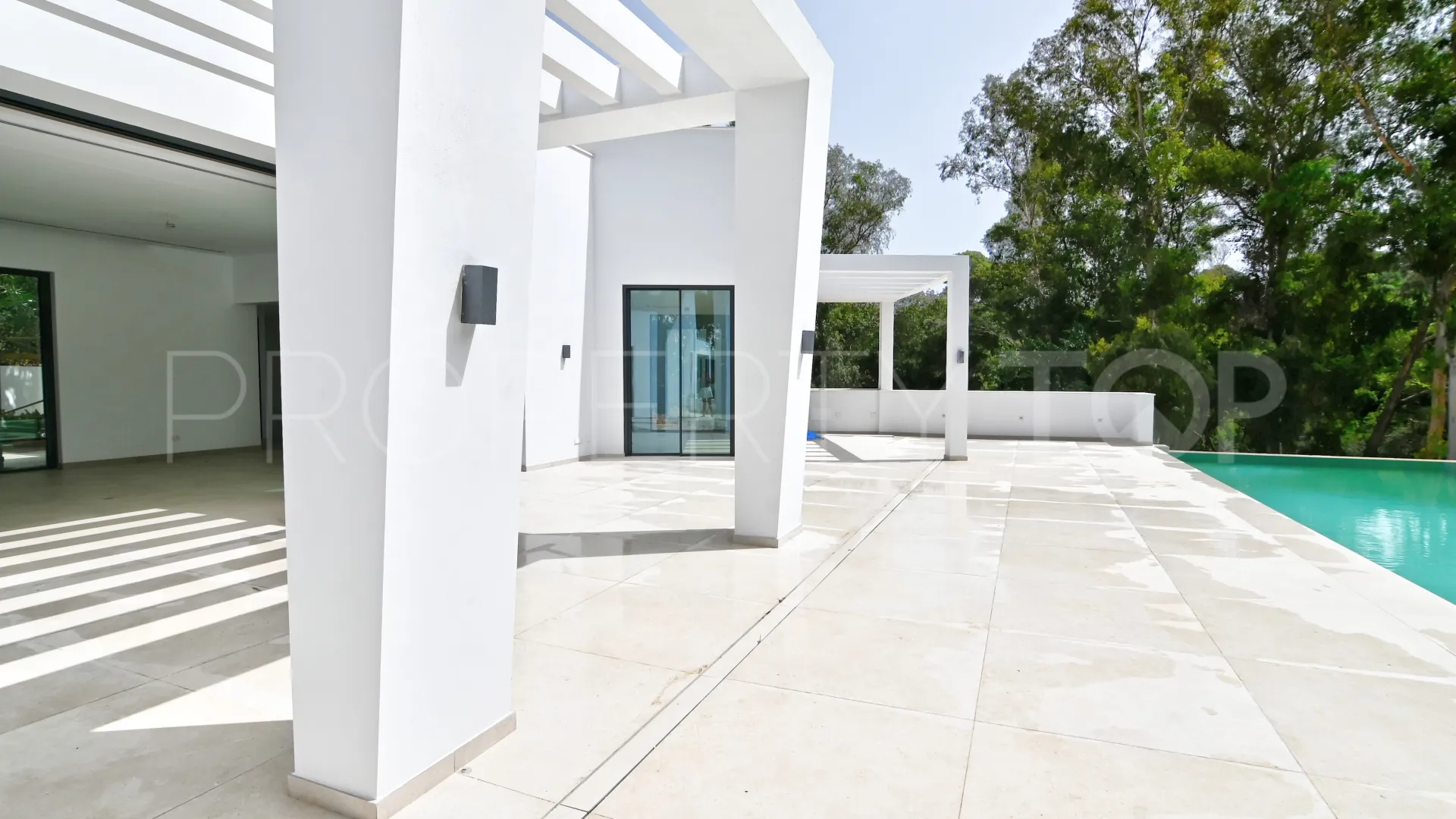 Buy 5 bedrooms villa in Sotogrande Alto