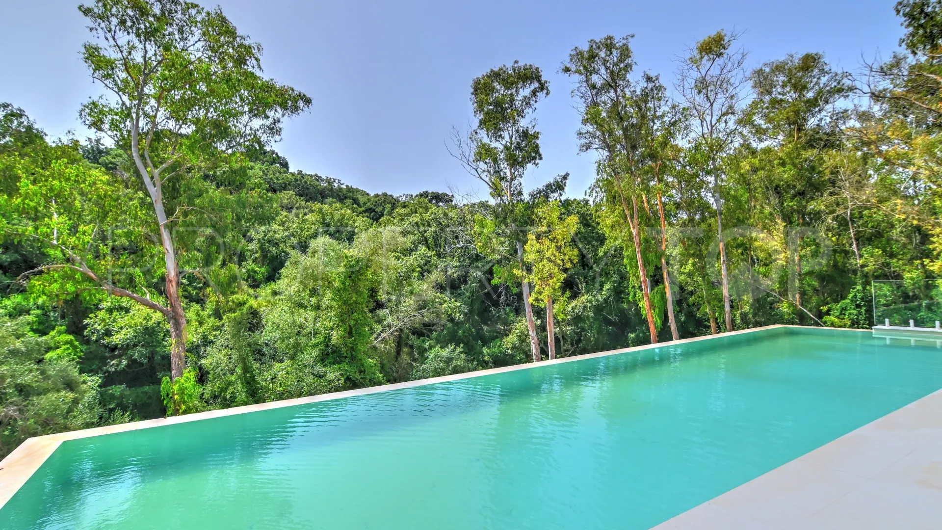 Buy 5 bedrooms villa in Sotogrande Alto
