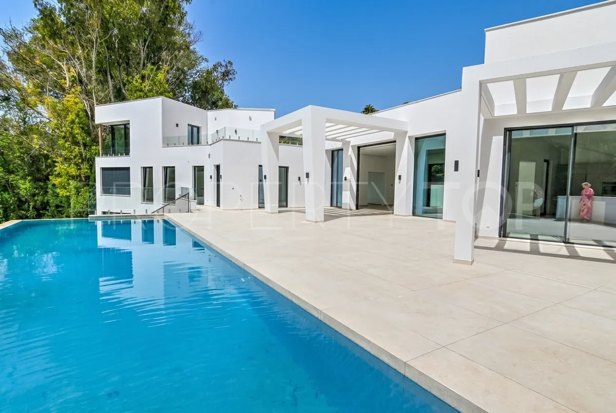 Buy 5 bedrooms villa in Sotogrande Alto