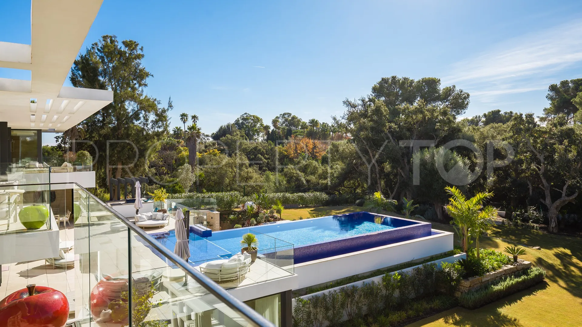 Villa for sale in Sotogrande Costa