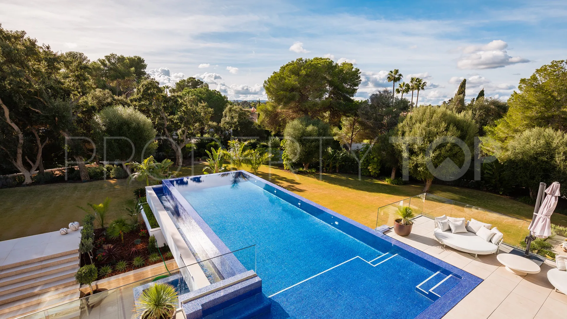 Villa for sale in Sotogrande Costa