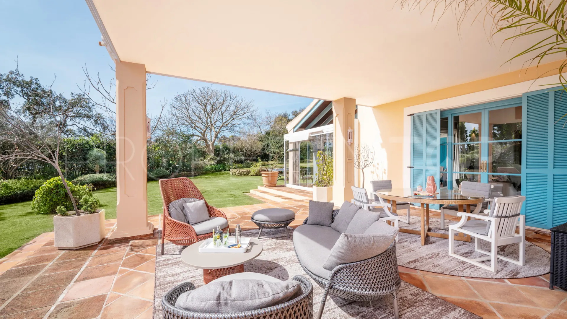 Se vende villa en San Roque Club con 6 dormitorios
